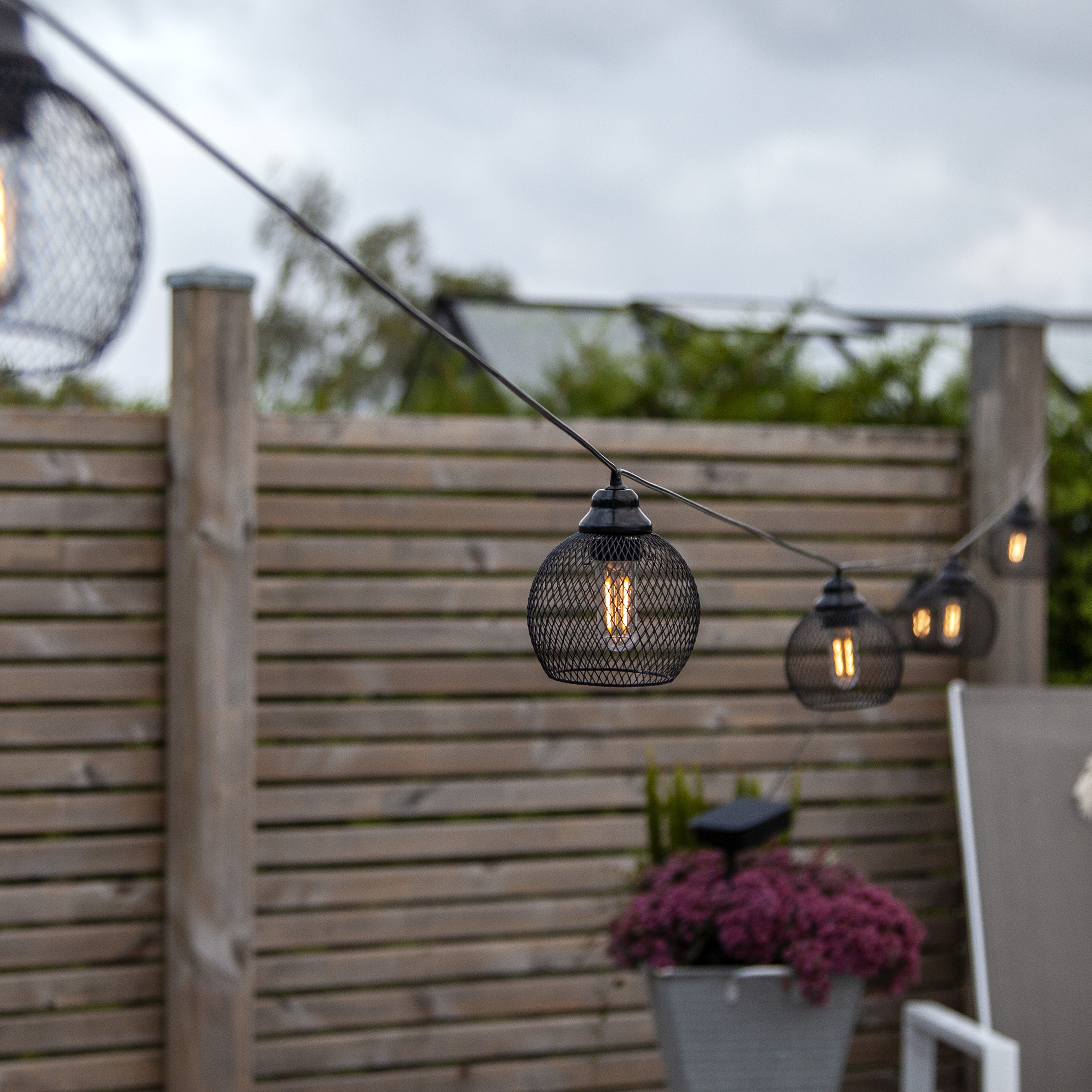 STAR TRADING LED-Lichterkette Sunlight - 8 light, 8-flammig, Metall, je ca. Ø 10,5 cm, 7 m Länge, Akku, Vierfarb-Karton