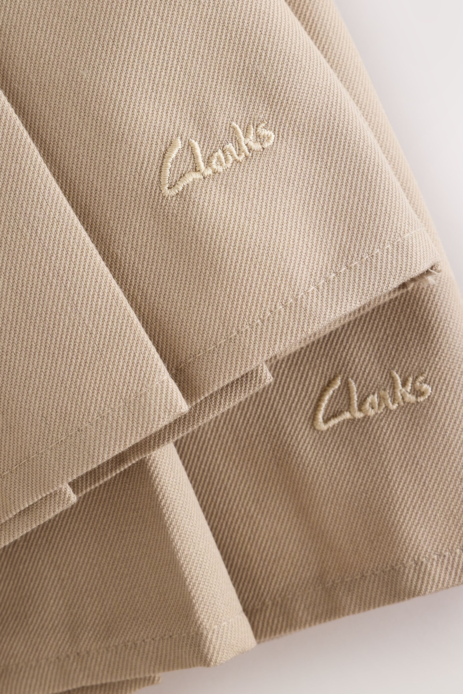 Clarks Faltenrock Clarks Falten-Schulröcke, 2er-Pack (2-tlg)