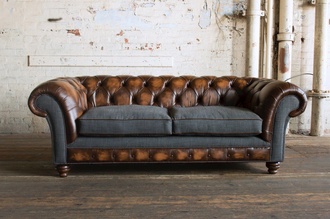 JVmoebel Chesterfield-Sofa Chesterfield Klassische Braun Leder Textil Couch Sofa Sitz Polster, Die Rückenlehne mit Knöpfen.