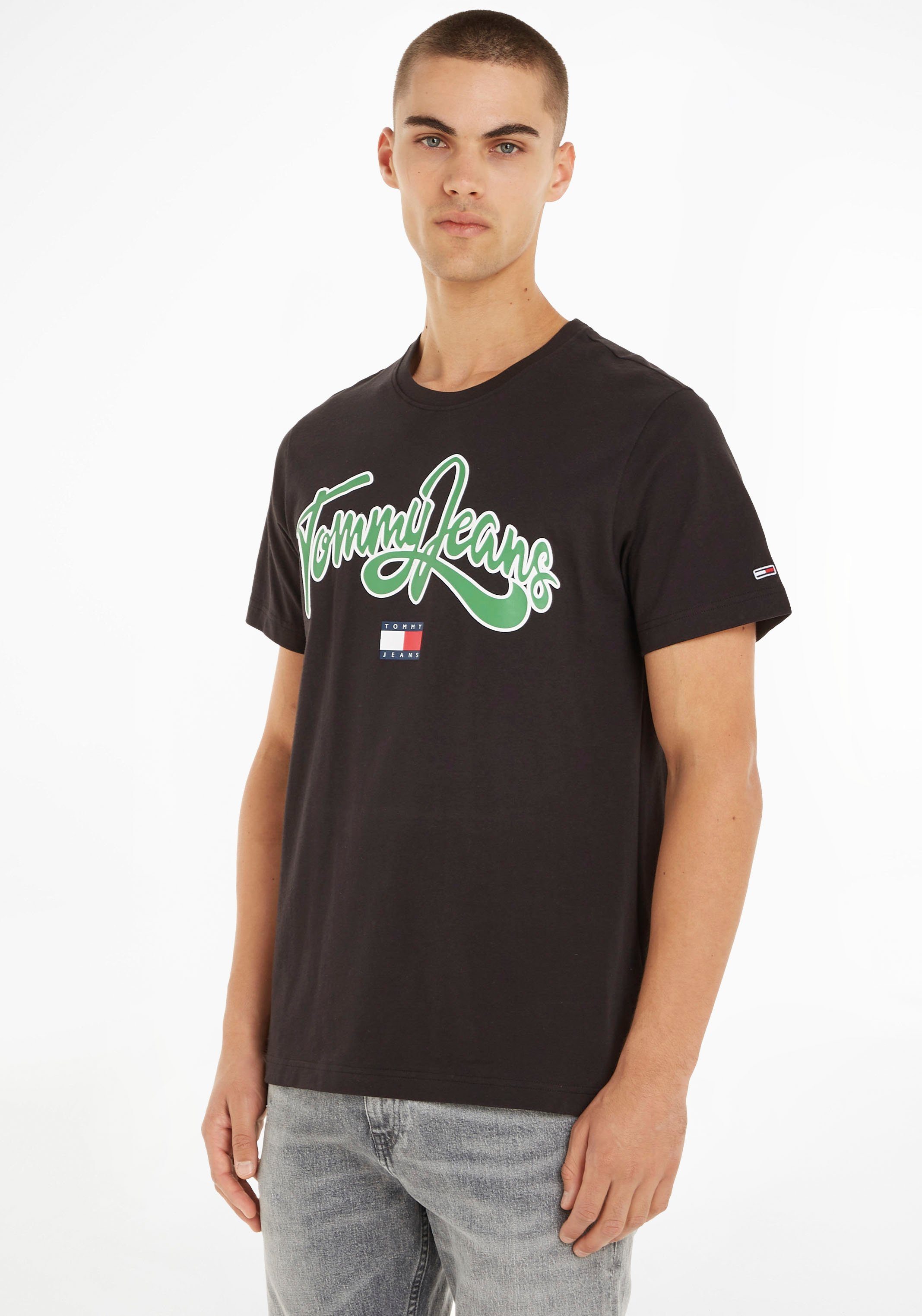 Tommy Jeans T-Shirt TJM REG COLLEGE POP TEXT TEE mit großem Logo-Frontmotiv Black