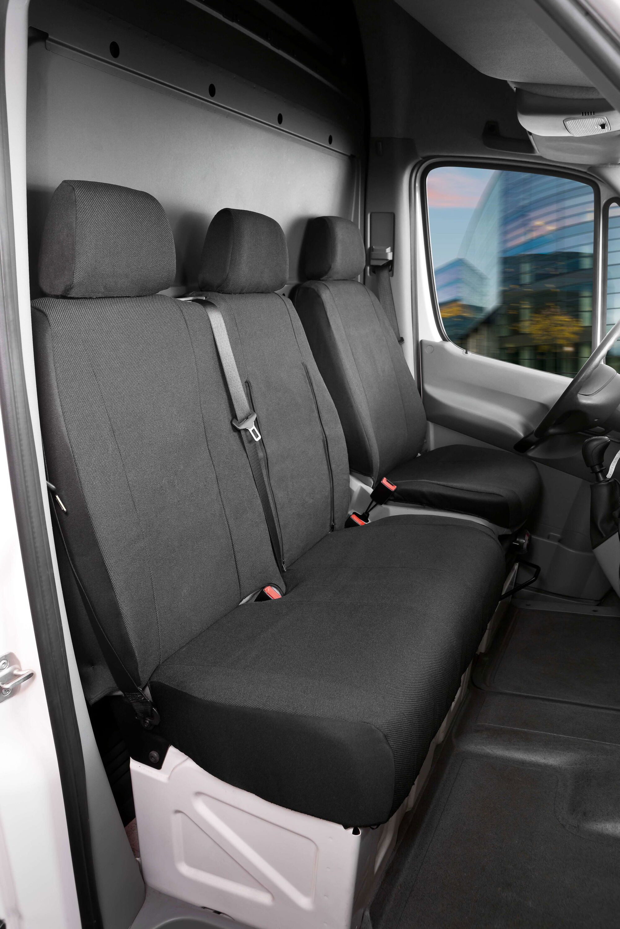 WALSER Autositzbezug Transporter VW Crafter Passfor, 1 Einzelsitzbezug vorne mit Ausnehmung Armlehne, 1 Doppelbankbezug vorne Sitzbank klappbar, Ausnehmung Tisch, 3 Kopfstützenbezüge, 7-tlg.
