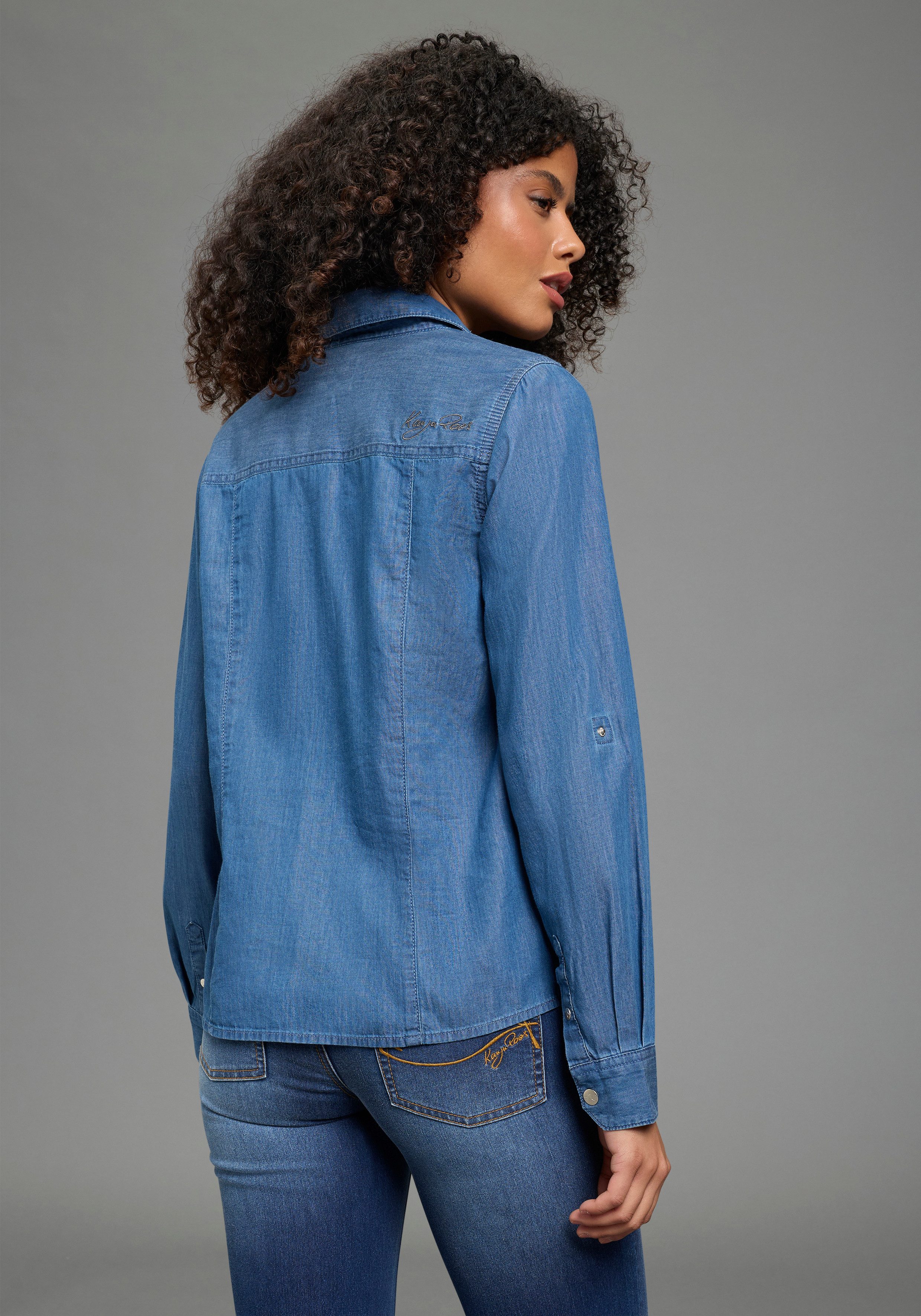 KangaROOS Jeansbluse für den Alltag, Langarm, mit klassischem Blusenkragen. € 49,99, (€ 49,99 pro 1 Stk).