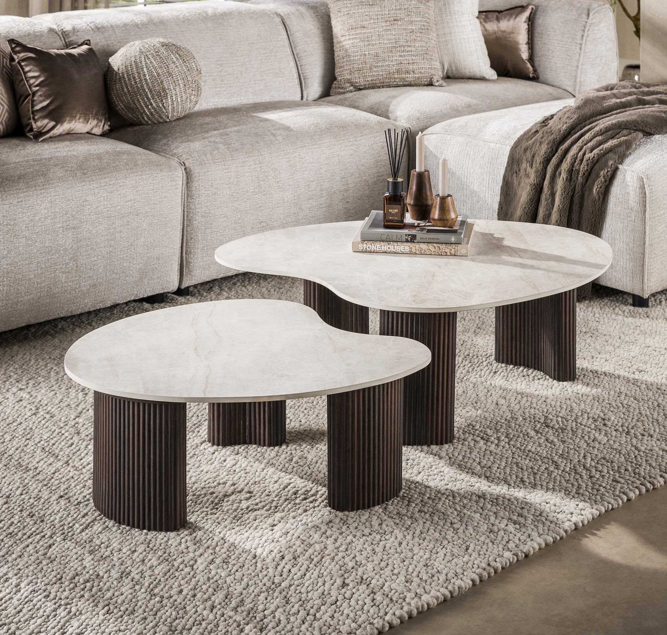 Maison ESTO Couchtisch Wohnzimmertisch VARENO 2er Set organisch 3D Keramik Travertinoptik (2´er Set), Tischplatte aus hochwertiger Keramik