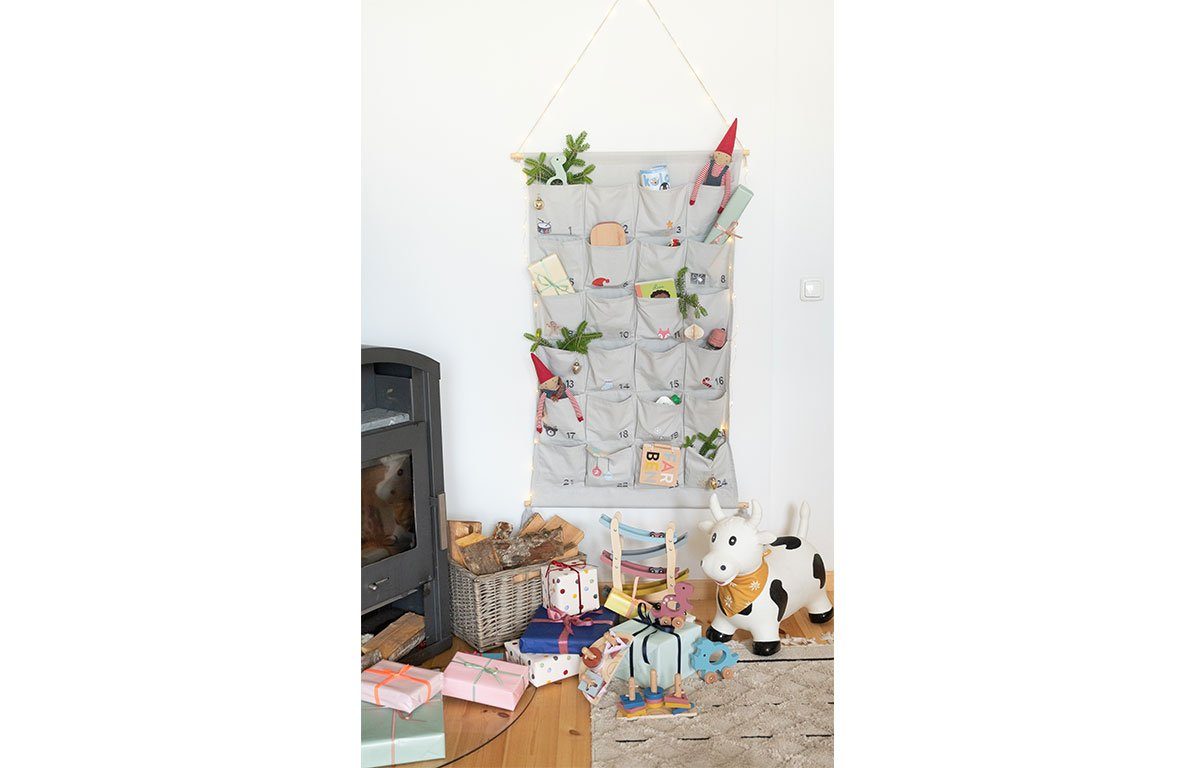 KINDSGUT Adventskalender Kindsgut Adventskalender, Für Kinder und Klein-Kinder, mit 24 Türchen, dezente Farben