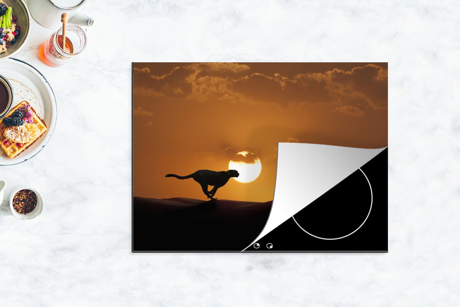nutzbar, 70x52 Arbeitsfläche Herdblende-/Abdeckplatte MuchoWow Gepard Sonnenuntergang - cm, Mobile - tlg), Ceranfeldabdeckung Vinyl, Silhouette, (1