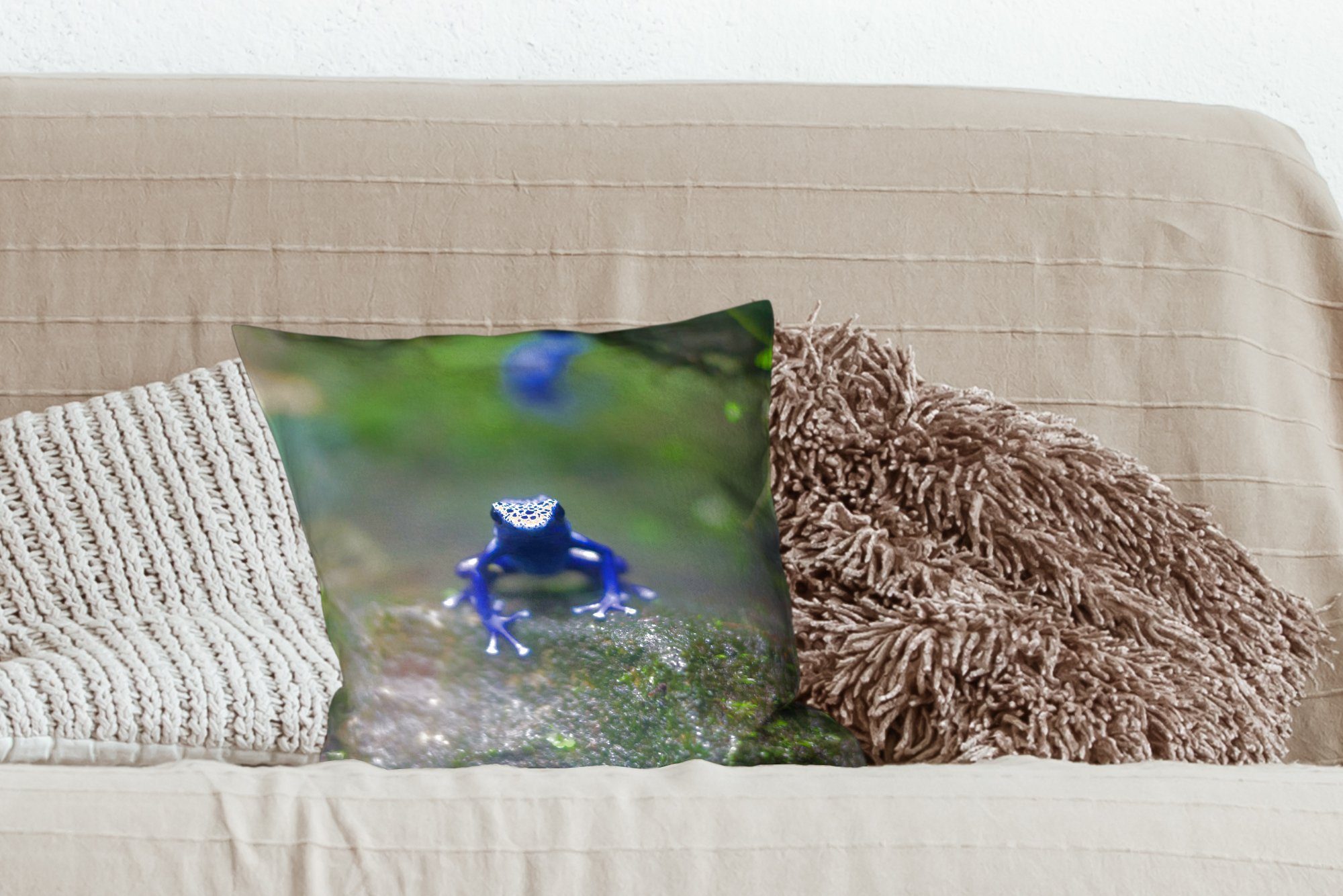 Dekokissen Zierkissen Schlafzimmer, im Dschungel, MuchoWow Füllung Deko, Sofakissen Wohzimmer, mit Blauer für Frosch