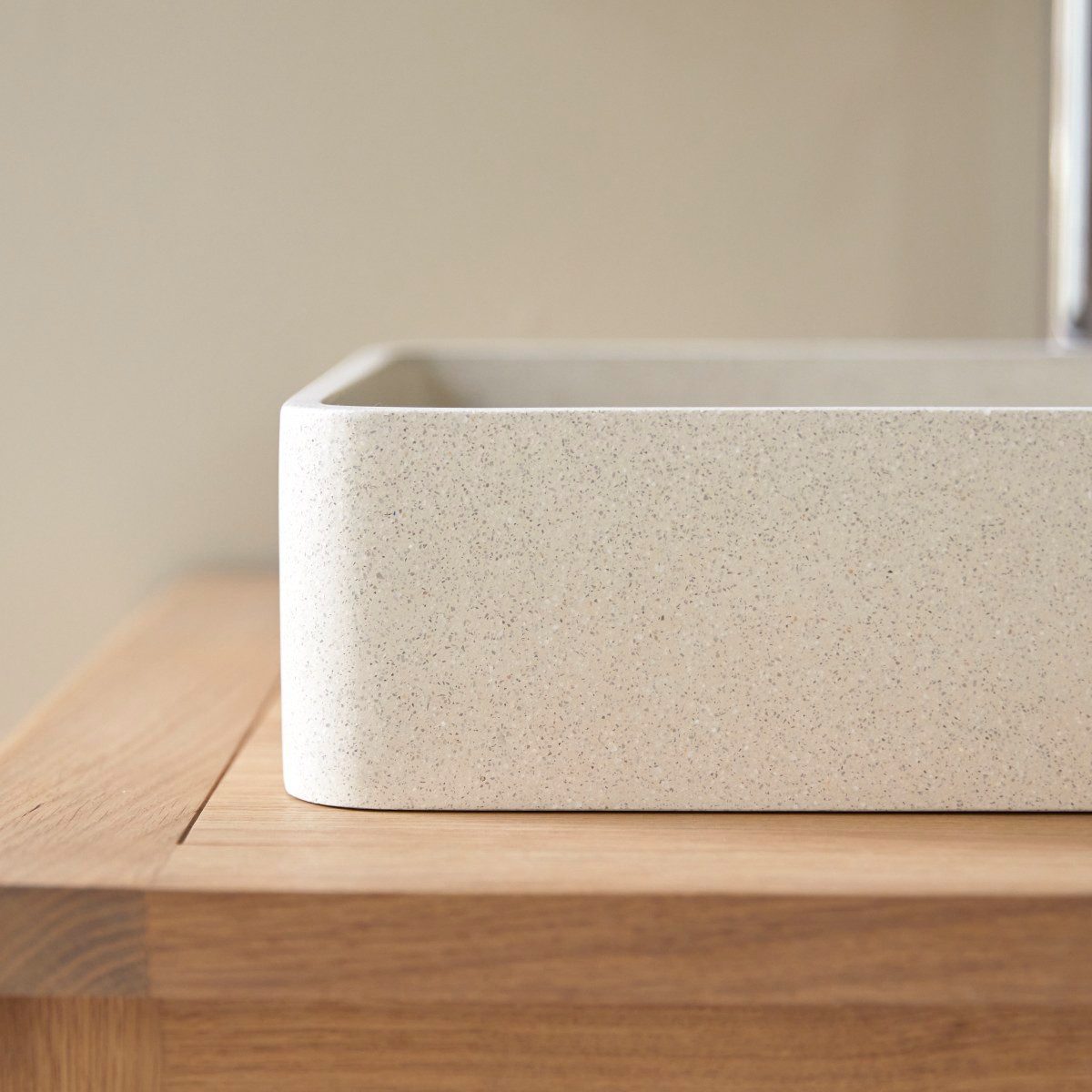 Tikamoon Waschbecken Waschbecken Iris aus cremefarbenem Terrazzo