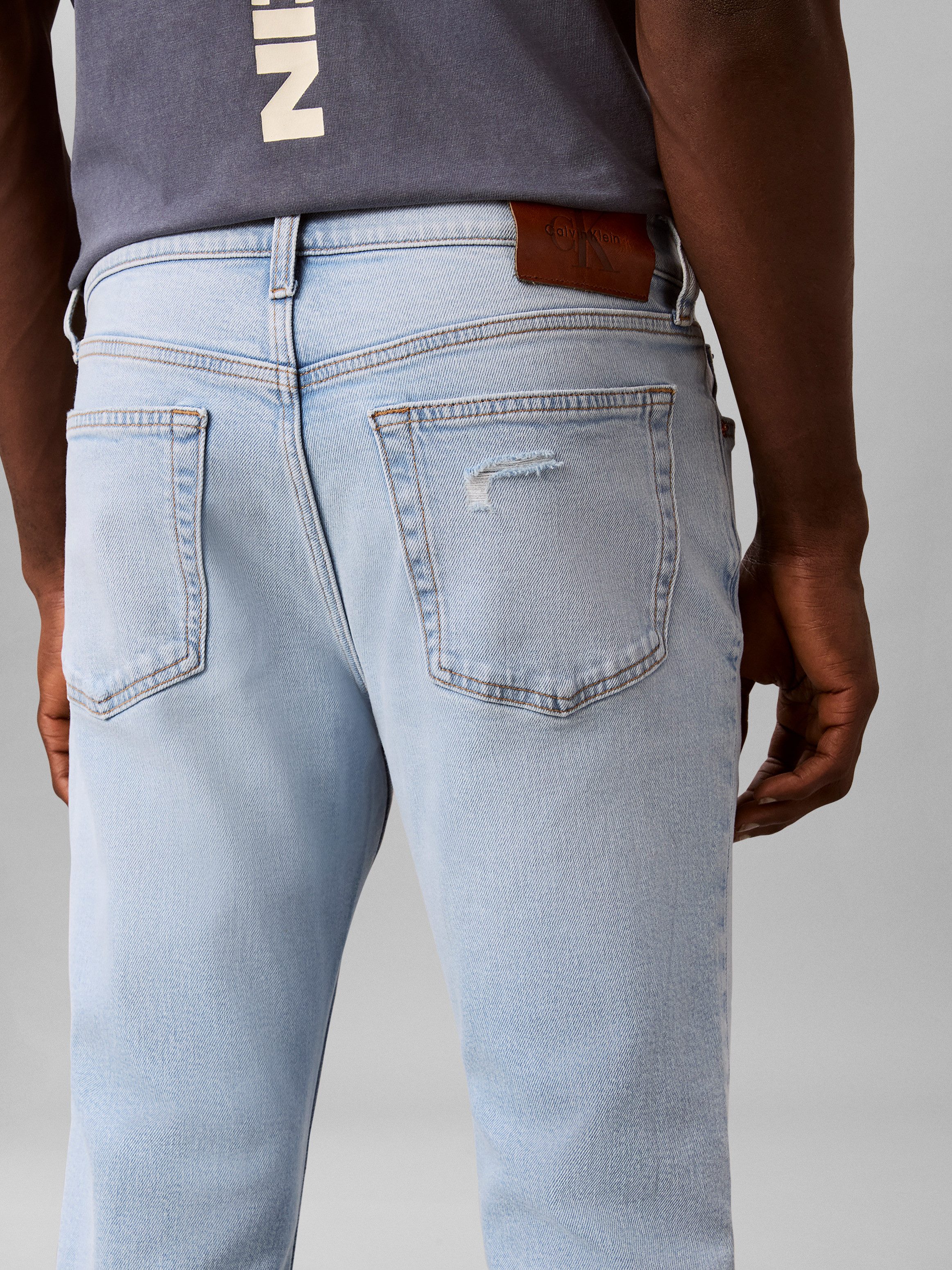 Calvin Klein Jeans Slim-fit-Jeans Slim fit mit Taschen – Bild 4 von 5