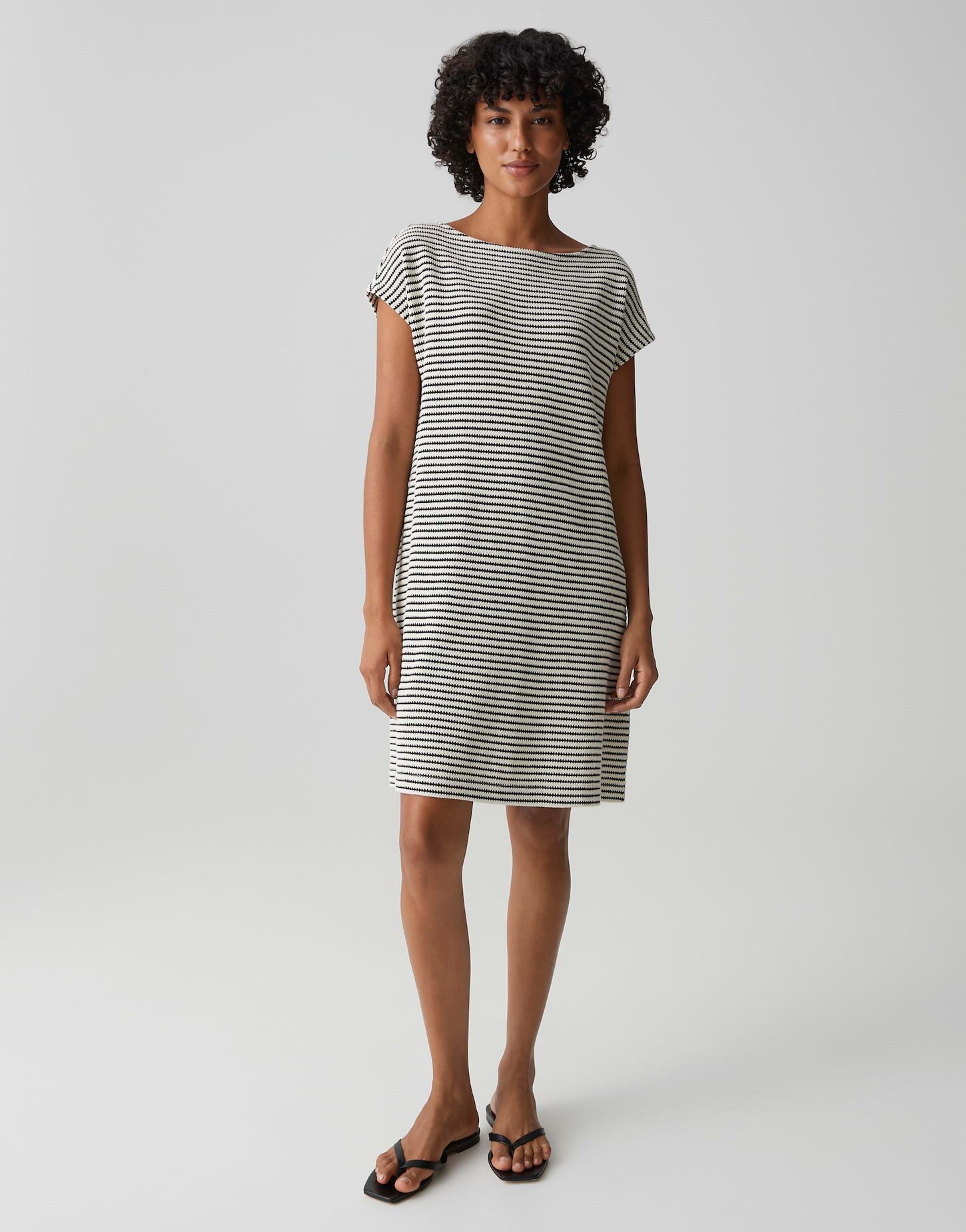 OPUS Sweatkleid Warua aus weichem Strick mit fließendem Fall Mit Eingrifftaschen für praktische Alltagslooks