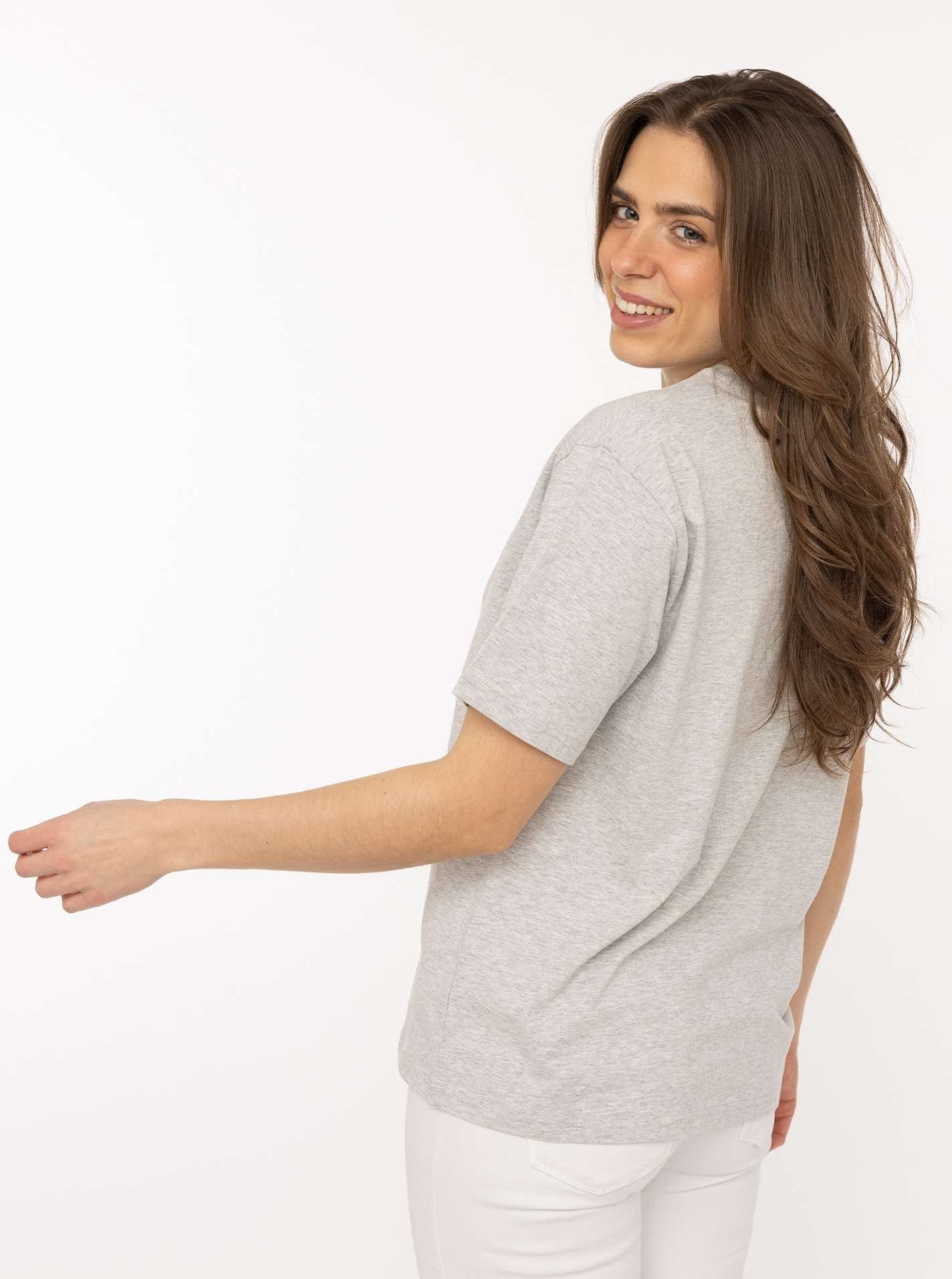 Zwillingsherz T-Shirt "Feel Good Club" Rundhals, einfarbig, kleine Stickerei vorne