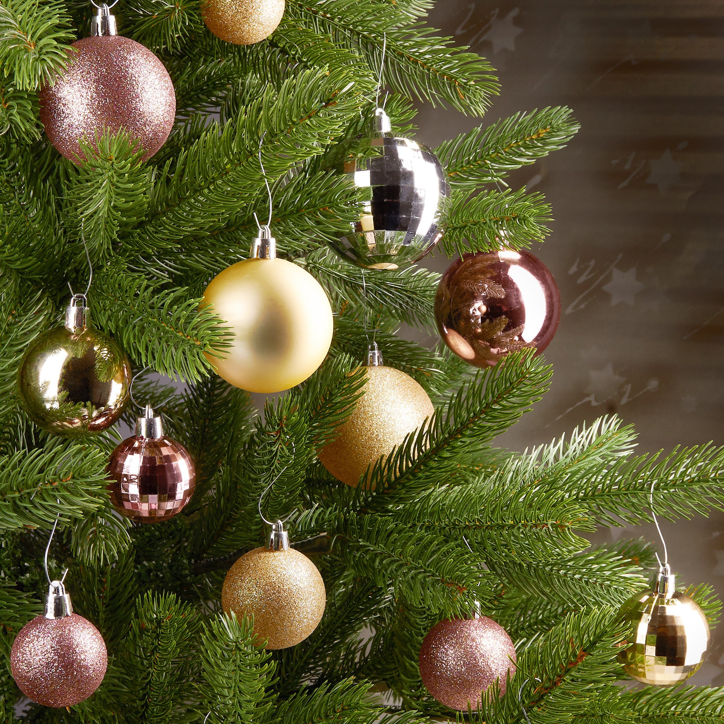 BRUBAKER Weihnachtsbaumkugel 50-teiliges Weihnachtskugel-Set mit Baumspitze, Christbaumschmuck aus Kunststoff, Weihnachtsdekoration edel und robust