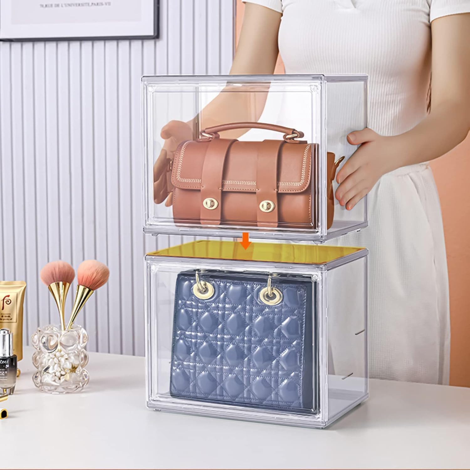 BlingBin Vitrine Dreistöckige transparente Acryl-Vitrine mit staubdichter Tür (1er Set, 1-St., 36 × 22 × 26.5 cm) mehrstufige Ausstellungsregale für Sammelfiguren, Modelle und Cupcakes