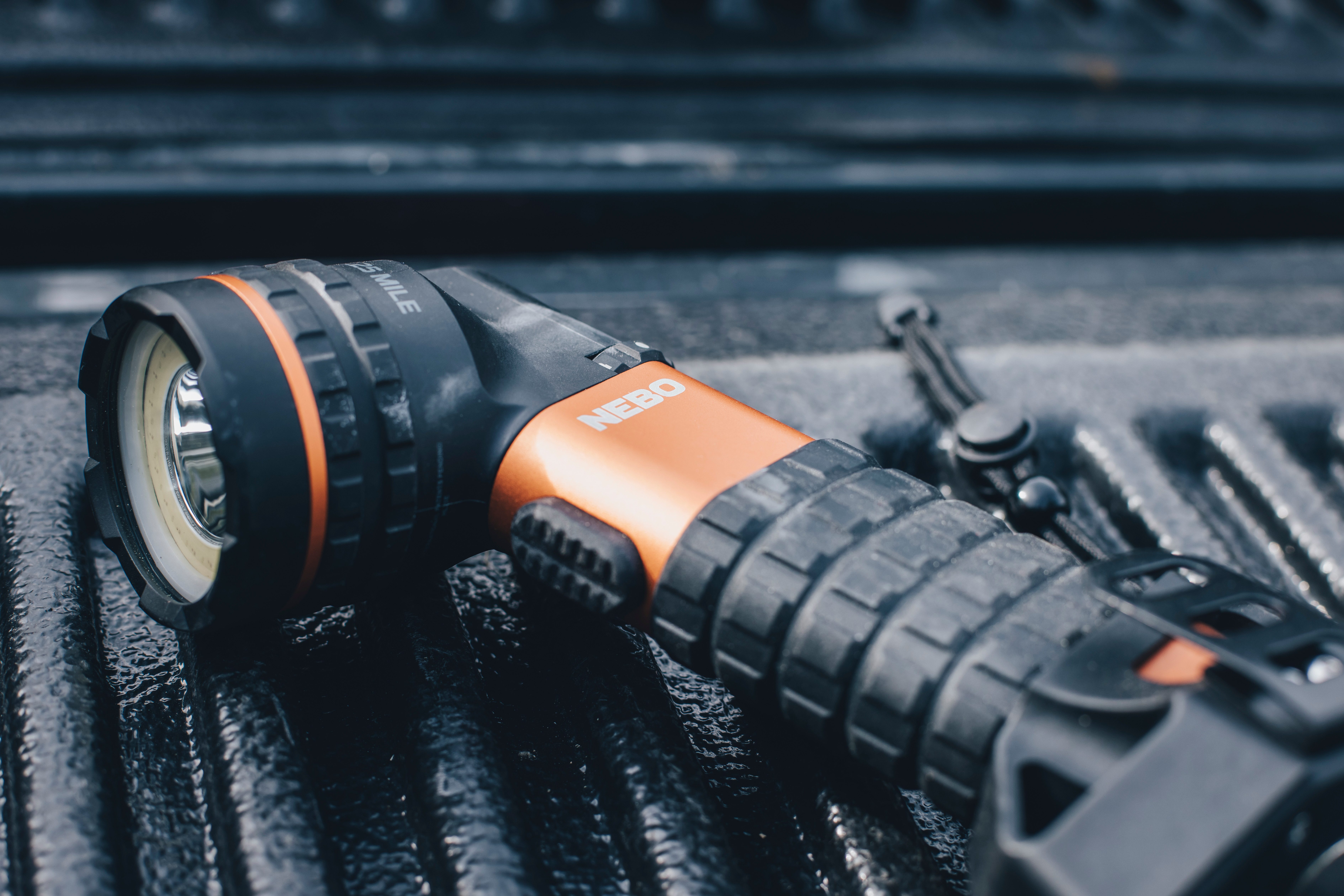 NEBO LED Taschenlampe Nebo Master Series SL25 (Set, 2-St., Taschenlampe inkl. Ladekabel), 400m Reichweite für 6,5 Stunden!