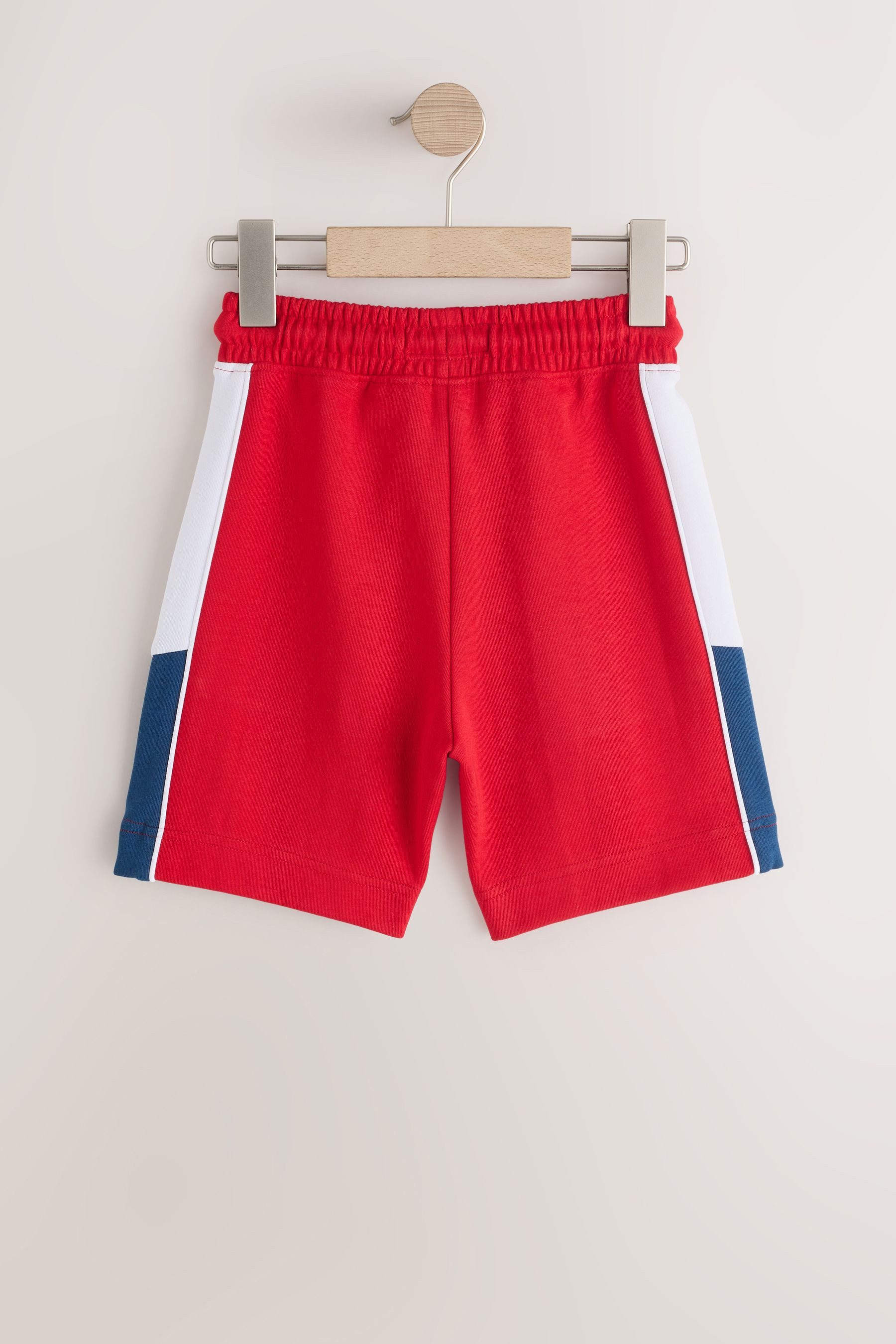 Next Trainingsshorts Sport-Shorts mit Bahnendesign (1-tlg)