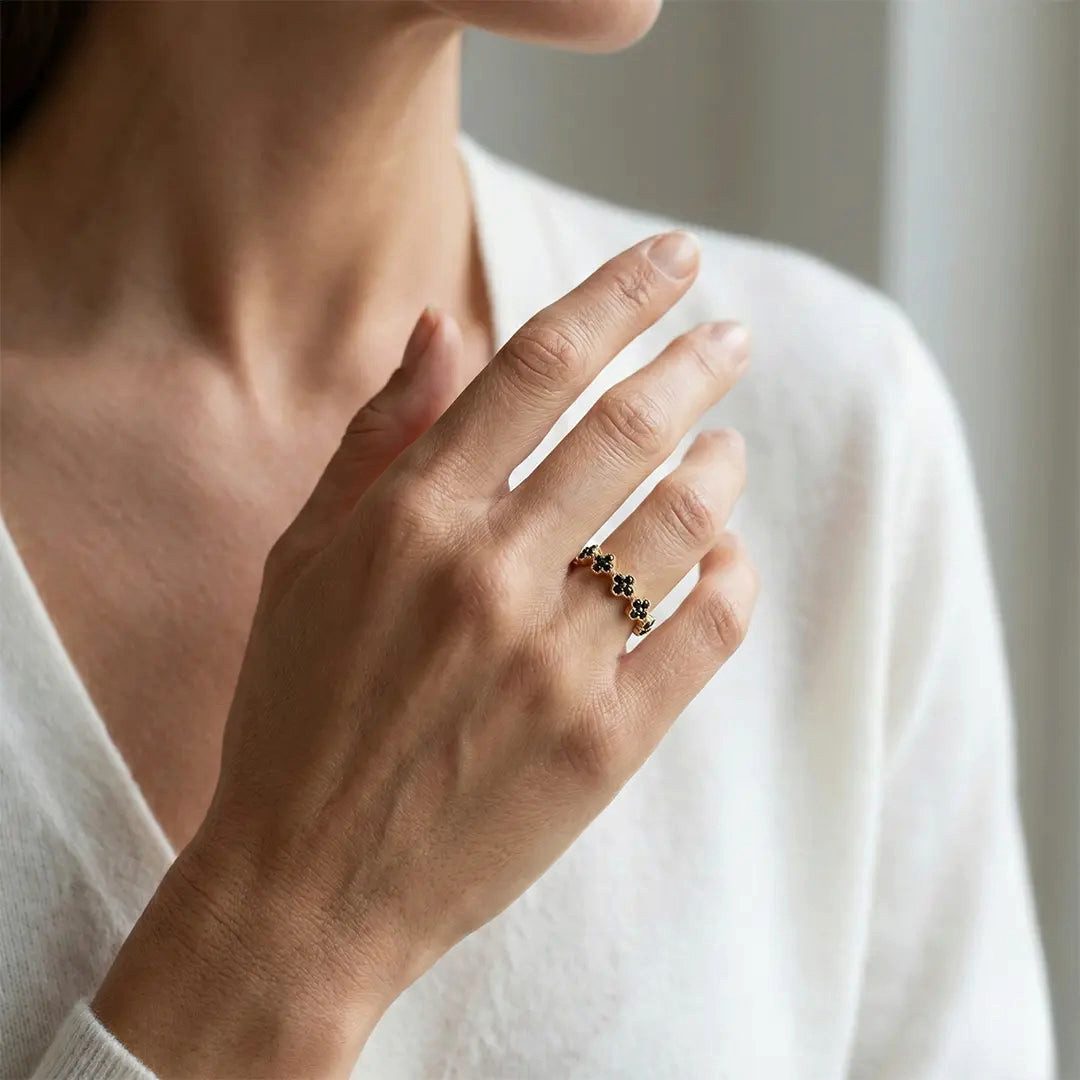 Suzan Gold Goldring 375 Echtgold Noir Clover schwarzer Zirkonia Größe 52