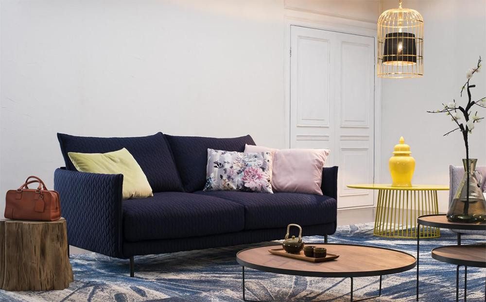 Xlmoebel 3-Sitzer Modernes Polstersofa in stilvollem Design für entspannte Stunden, Hergestellt in Europa