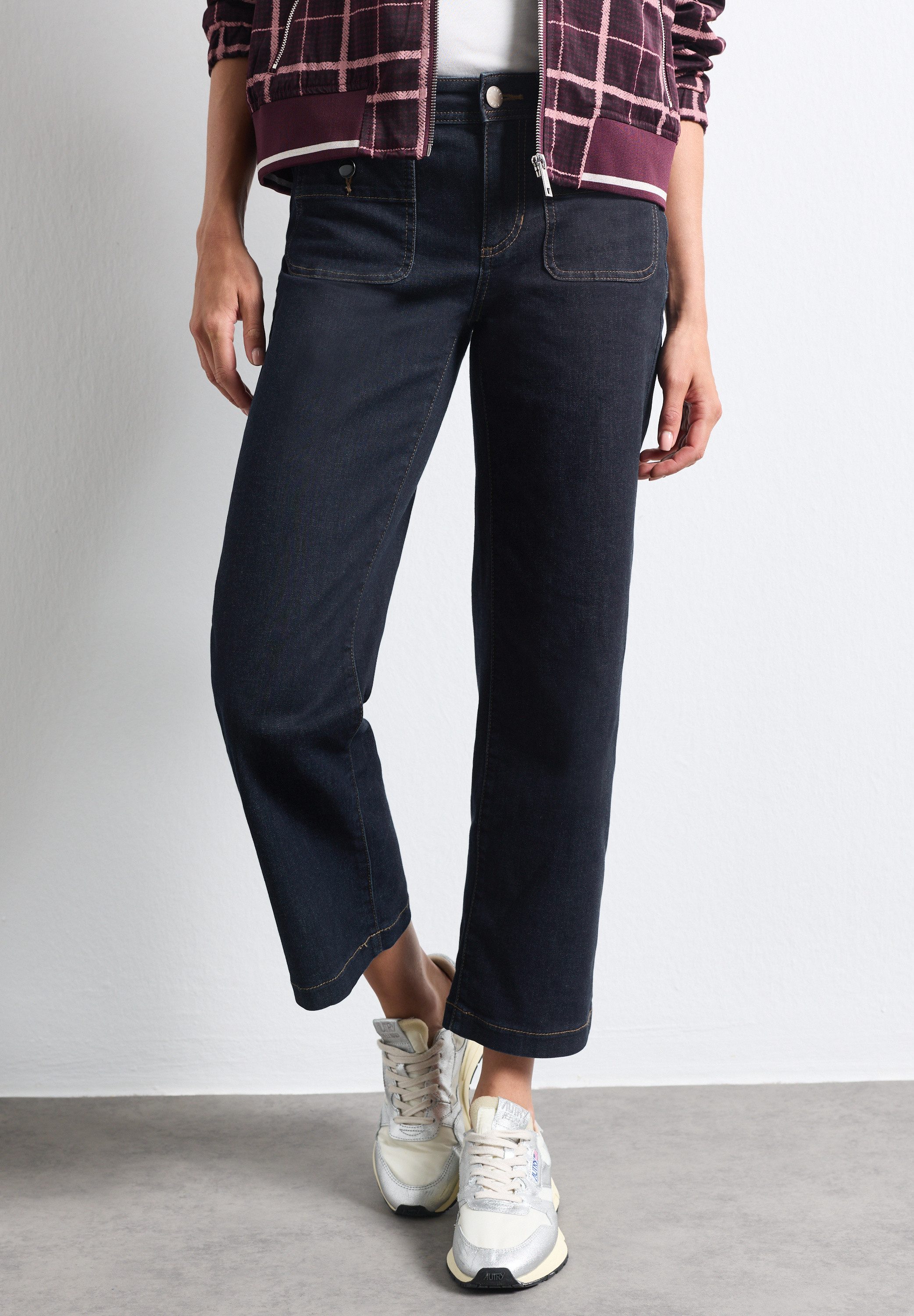 STREET ONE Straight-Jeans Style Amalia im Rinsed-Look / Stretch