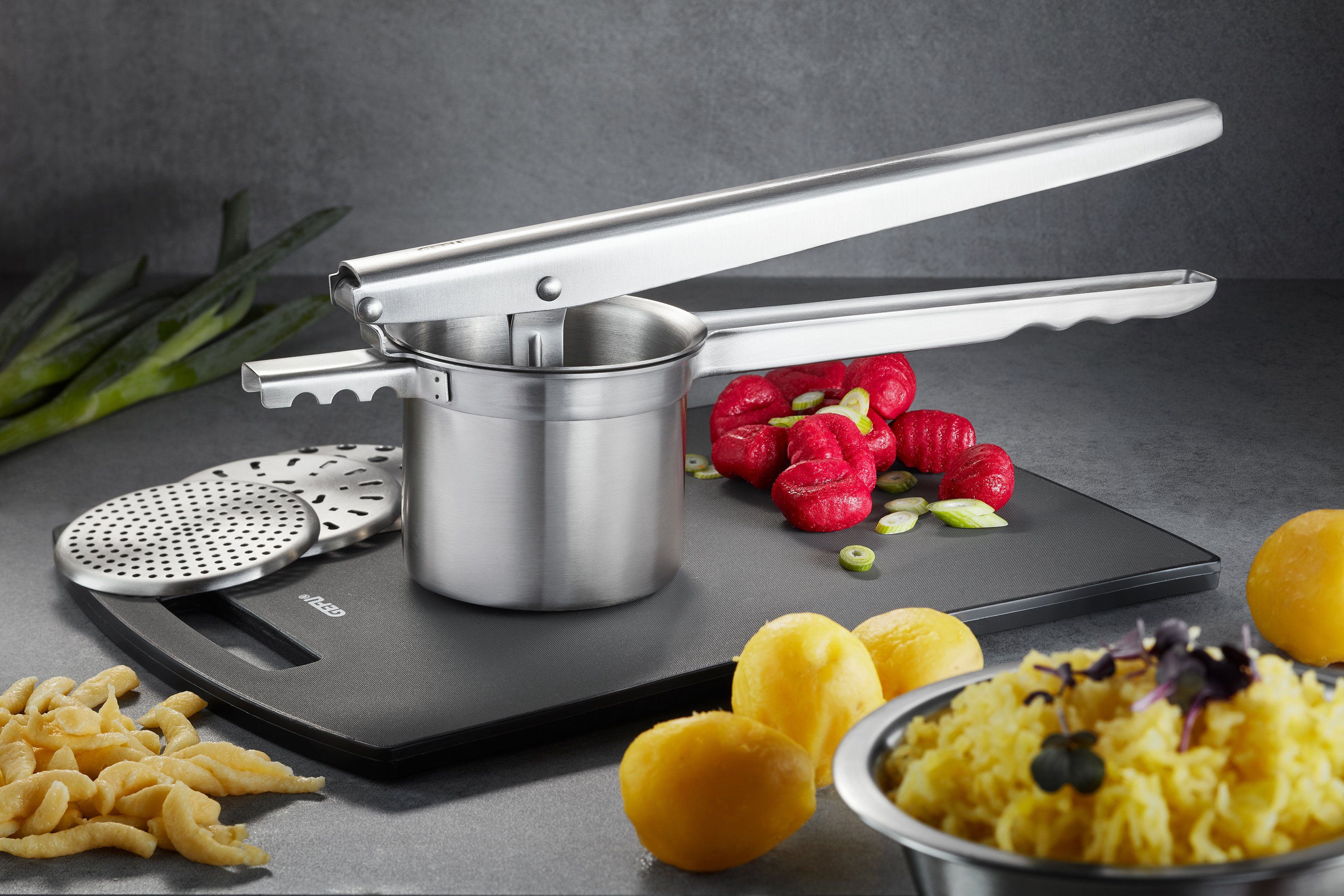 GEFU Kartoffelpresse PRENSO, Edelstahl, ideal auch für Saft- und Spätzle, stabile Edelstahlausfürhrung