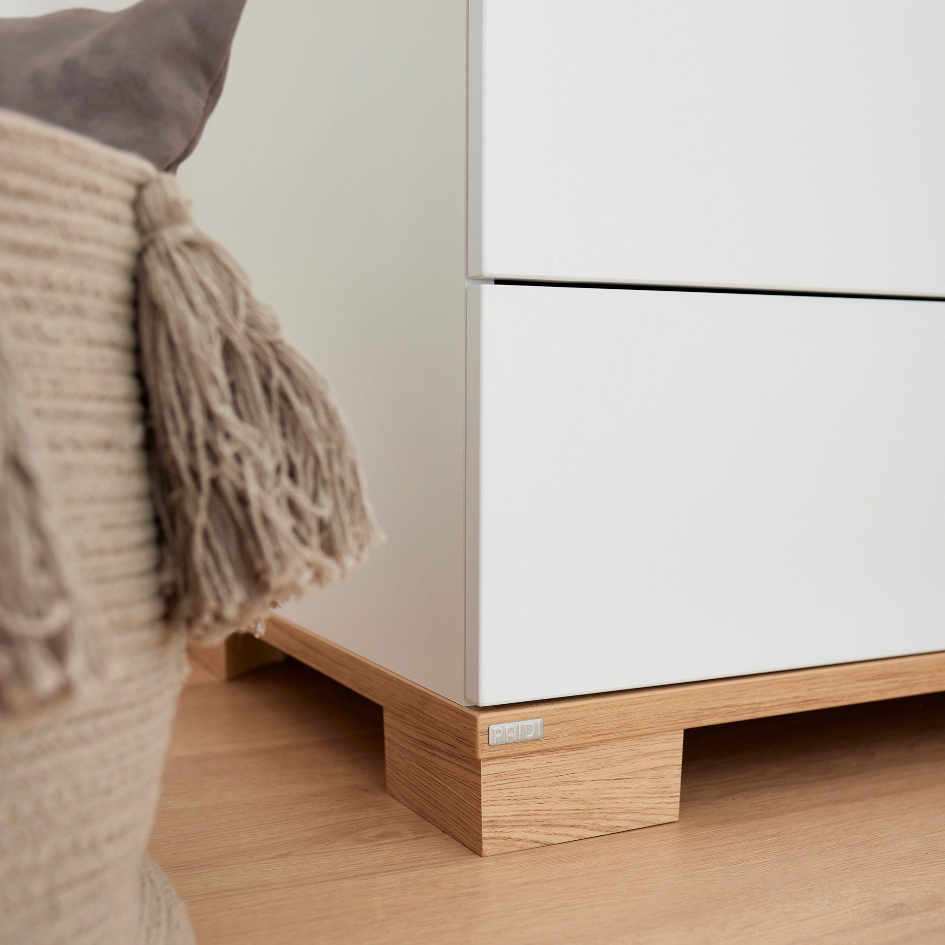 PAIDI wrap chest of drawers YOLANDA in white with oak decor, 4 drawers with softclose, solid wood handles, durable chest of drawers, tested safety