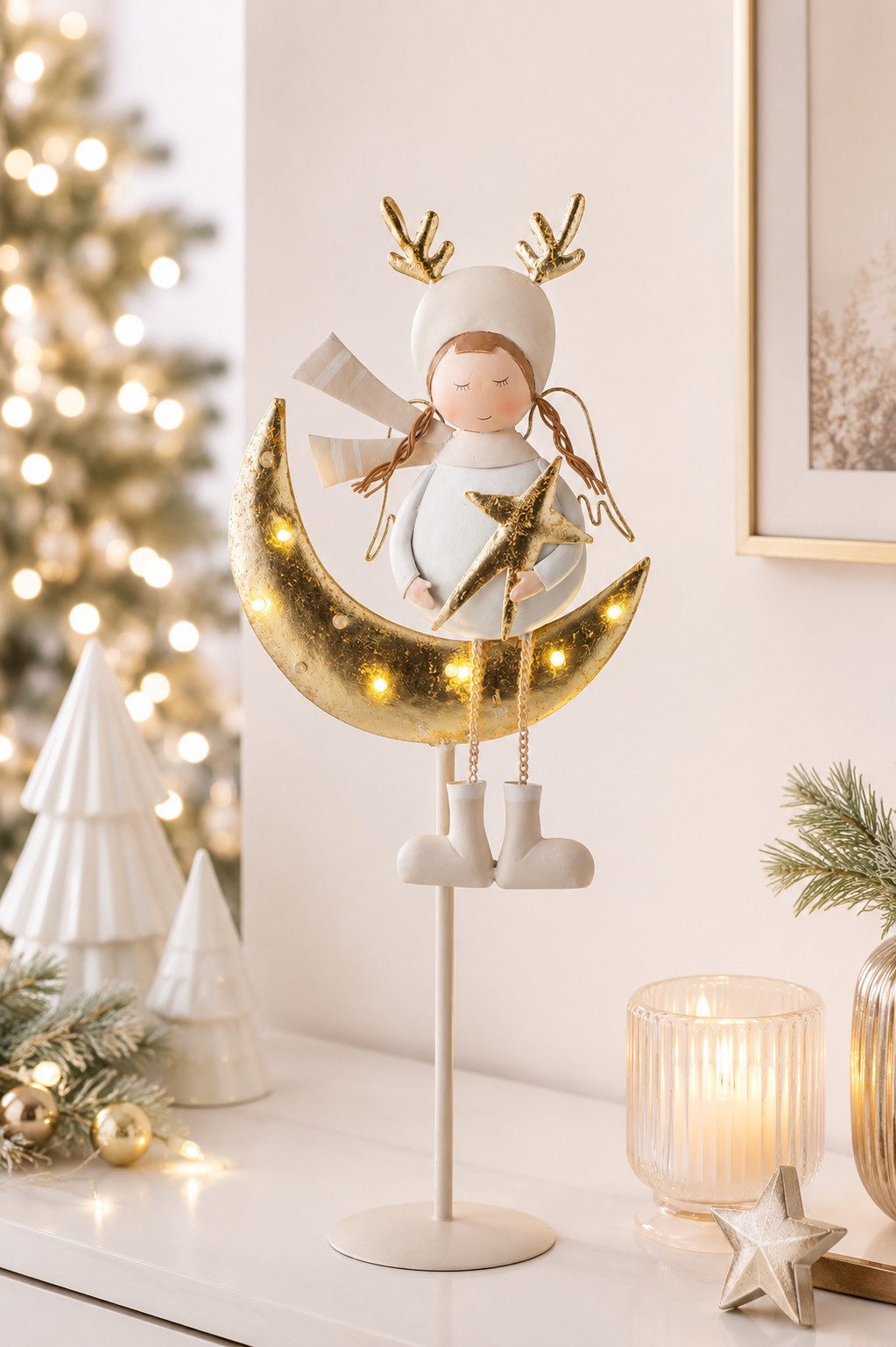 J-line LED-Dekofigur LED Weihnachtsfigur Stella auf Mond in Weiß und Gold 50cm (1 St)