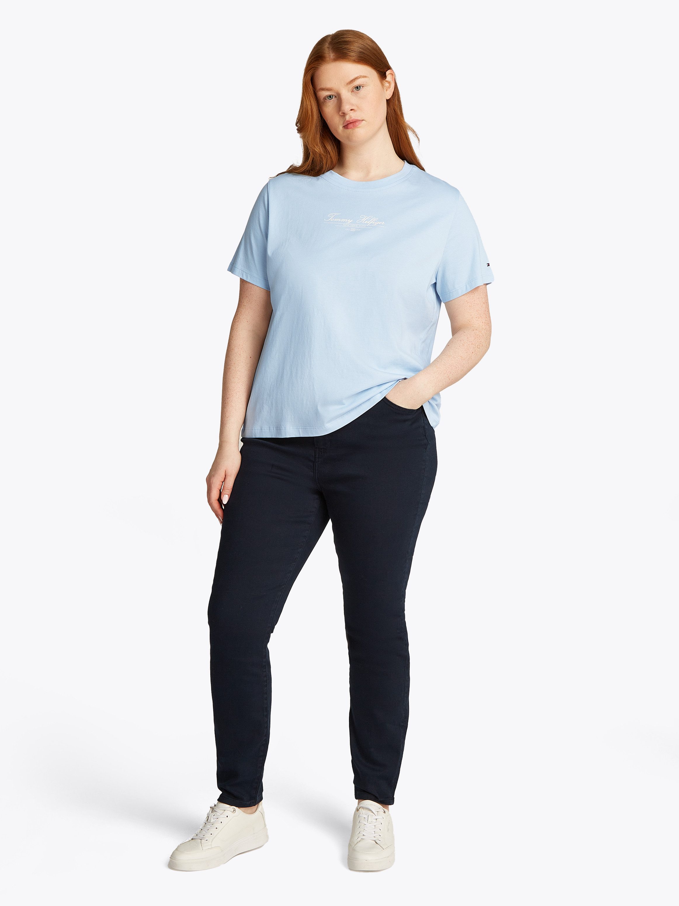 Tommy Hilfiger Curve Rundhalsshirt CRV REG SCRIPT C-NK TEE SS in Großen Größen, Logoschriftzug