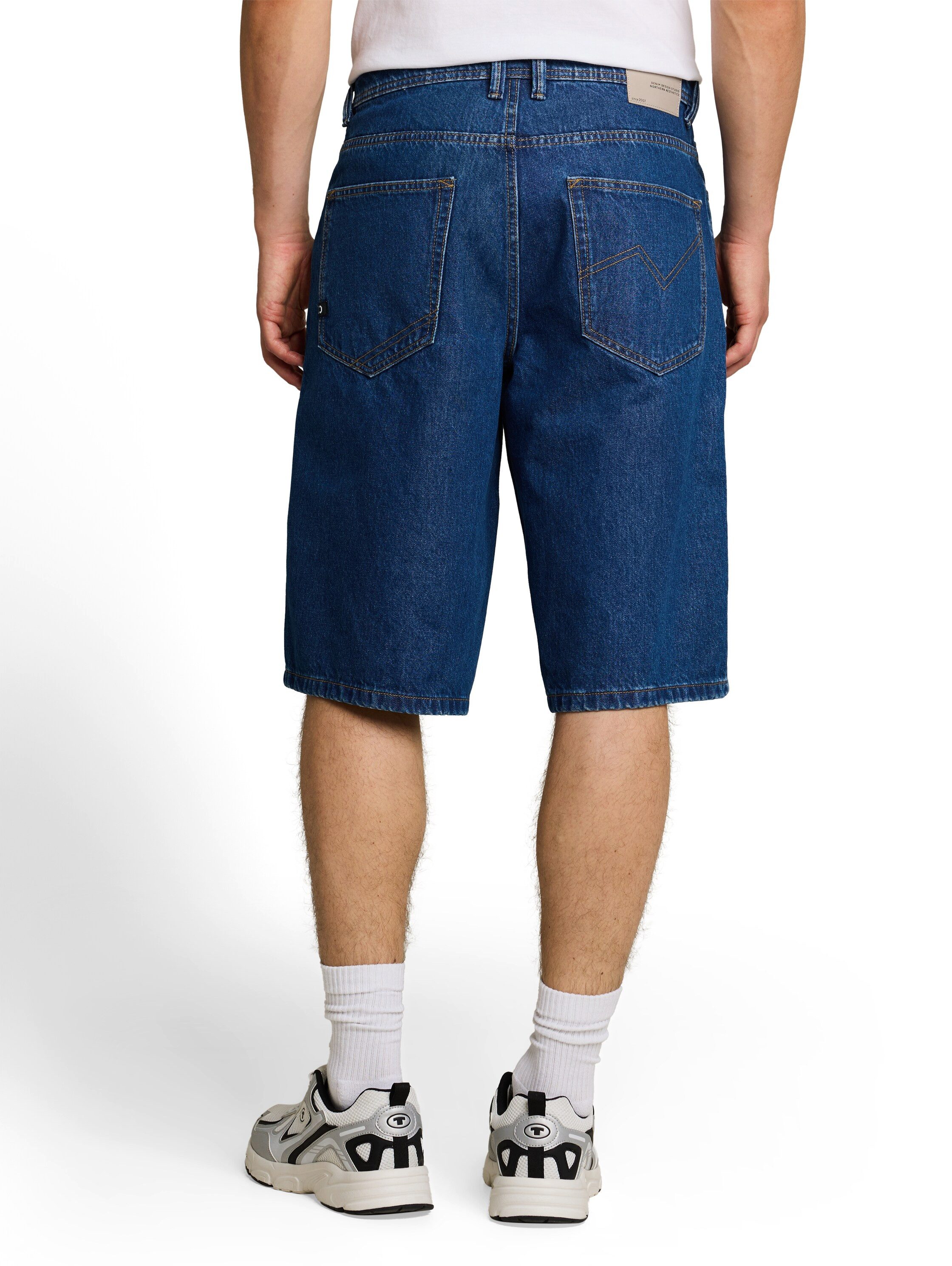 TOM TAILOR Denim Jeansshorts aus Baumwolle, mit Gürtelschlaufen – Bild 2 von 5