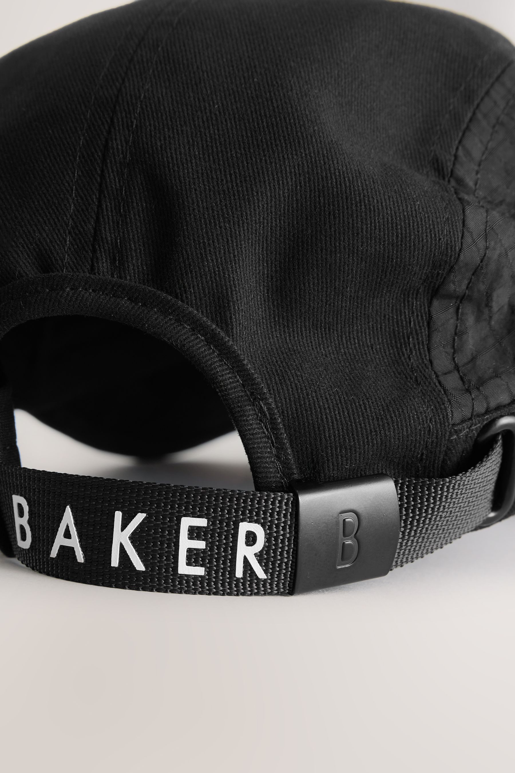 Baker by Ted Baker Ballonmütze Baker by Ted Baker Baseball-Cap mit Logo (1-St)