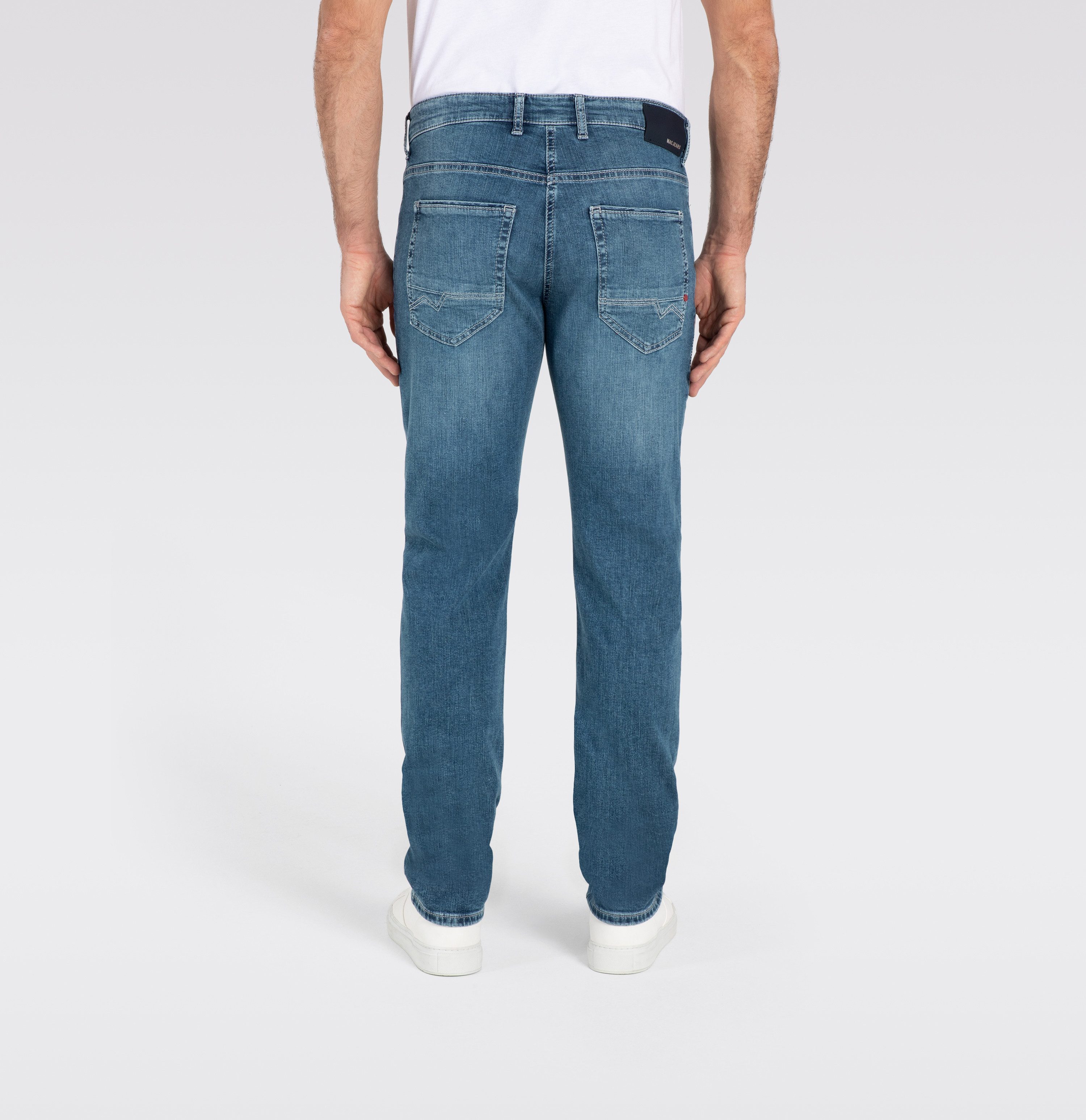 Mac Cosmetics Bequeme Jeans