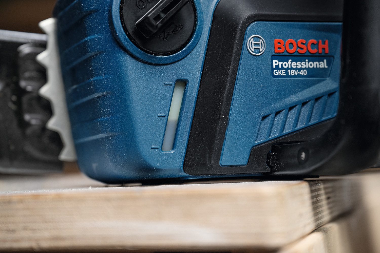 Bosch Professional Akku-Kettensäge »GKE 18V-40«, ohne Akku, ohne Ladegerät