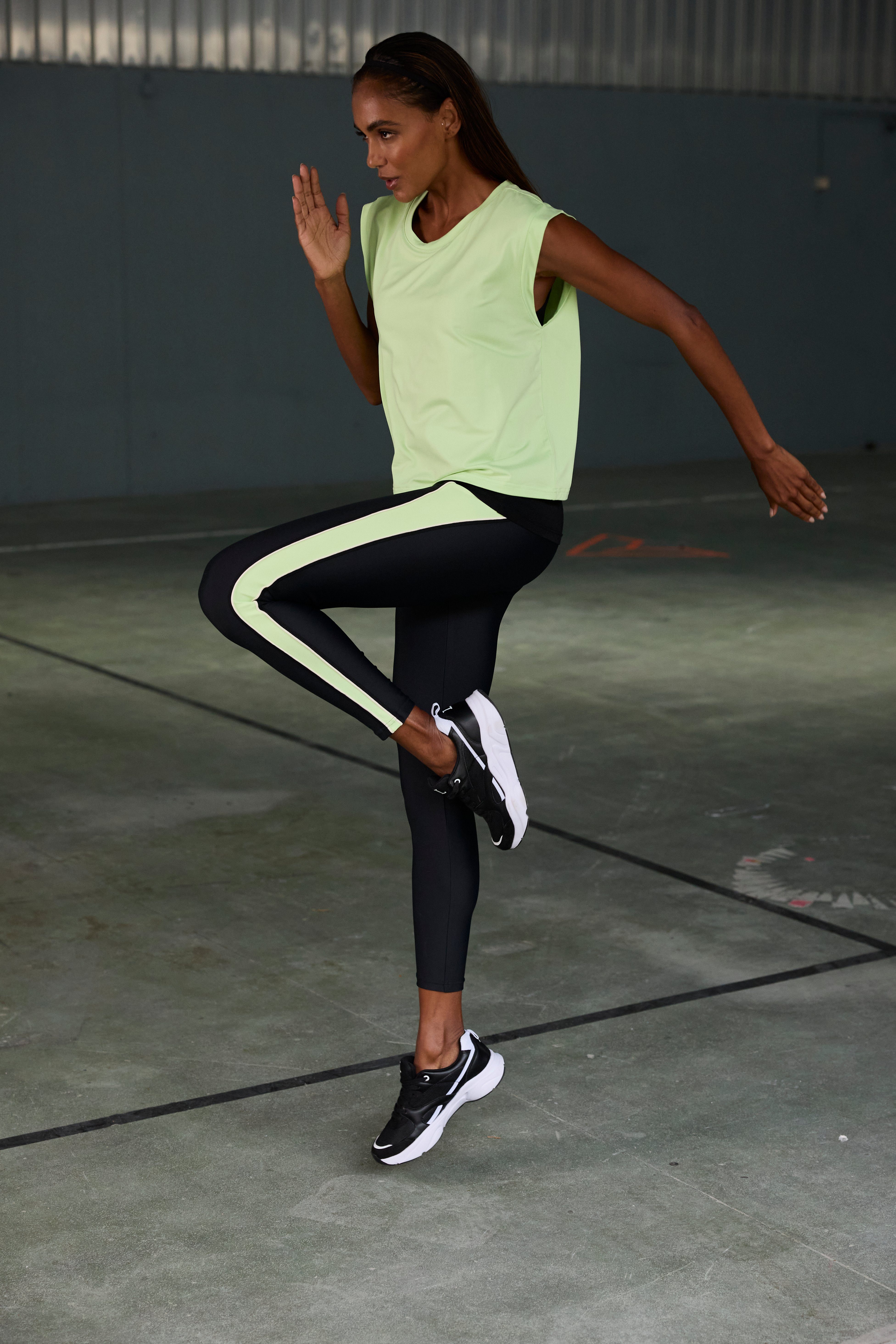 LASCANA ACTIVE 2-in-1-Shirt Sportshirt im doppellagigen Look