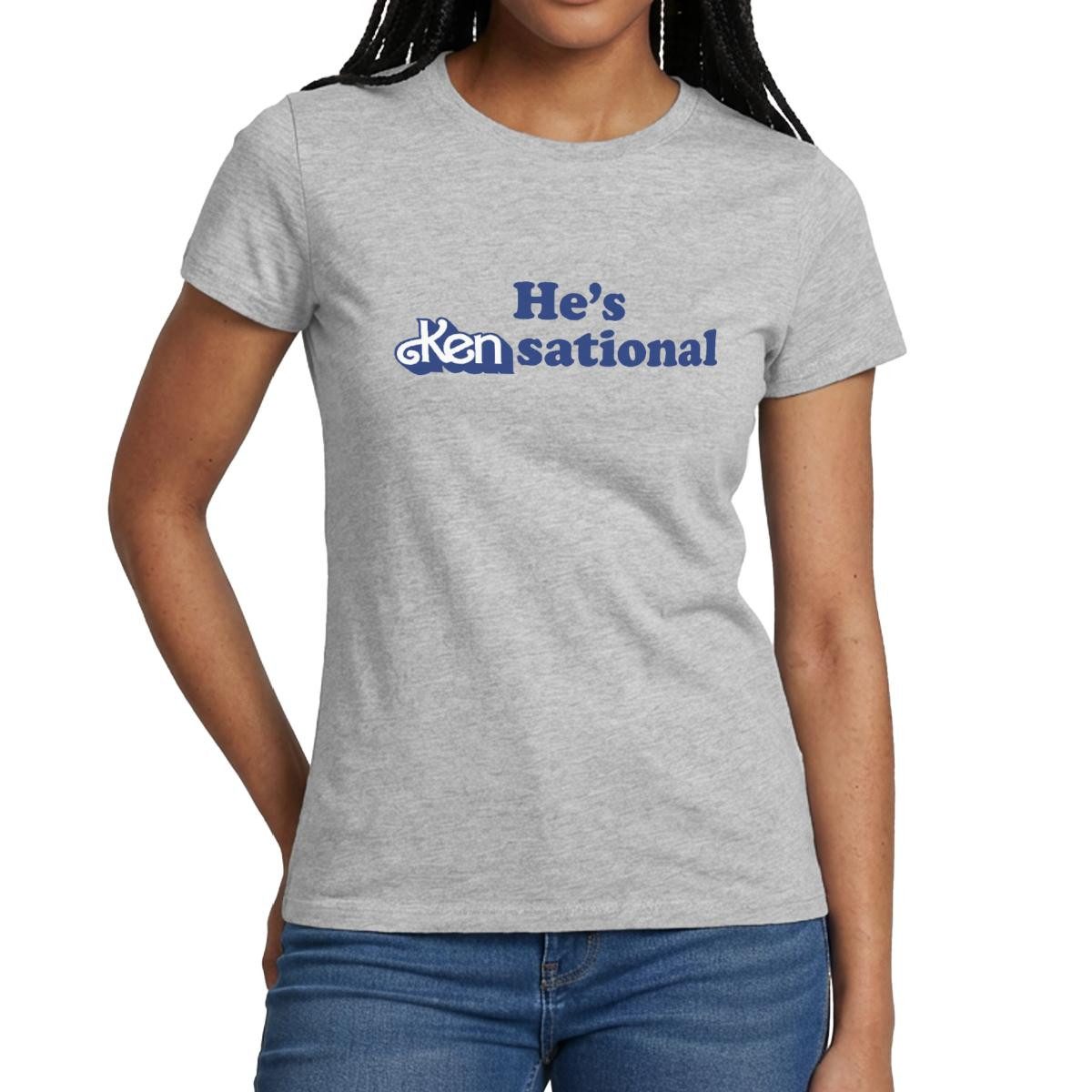 T-Shirt Barbie Ken Design Lustiger Spruch He's Kensational Frauen T-Shirt