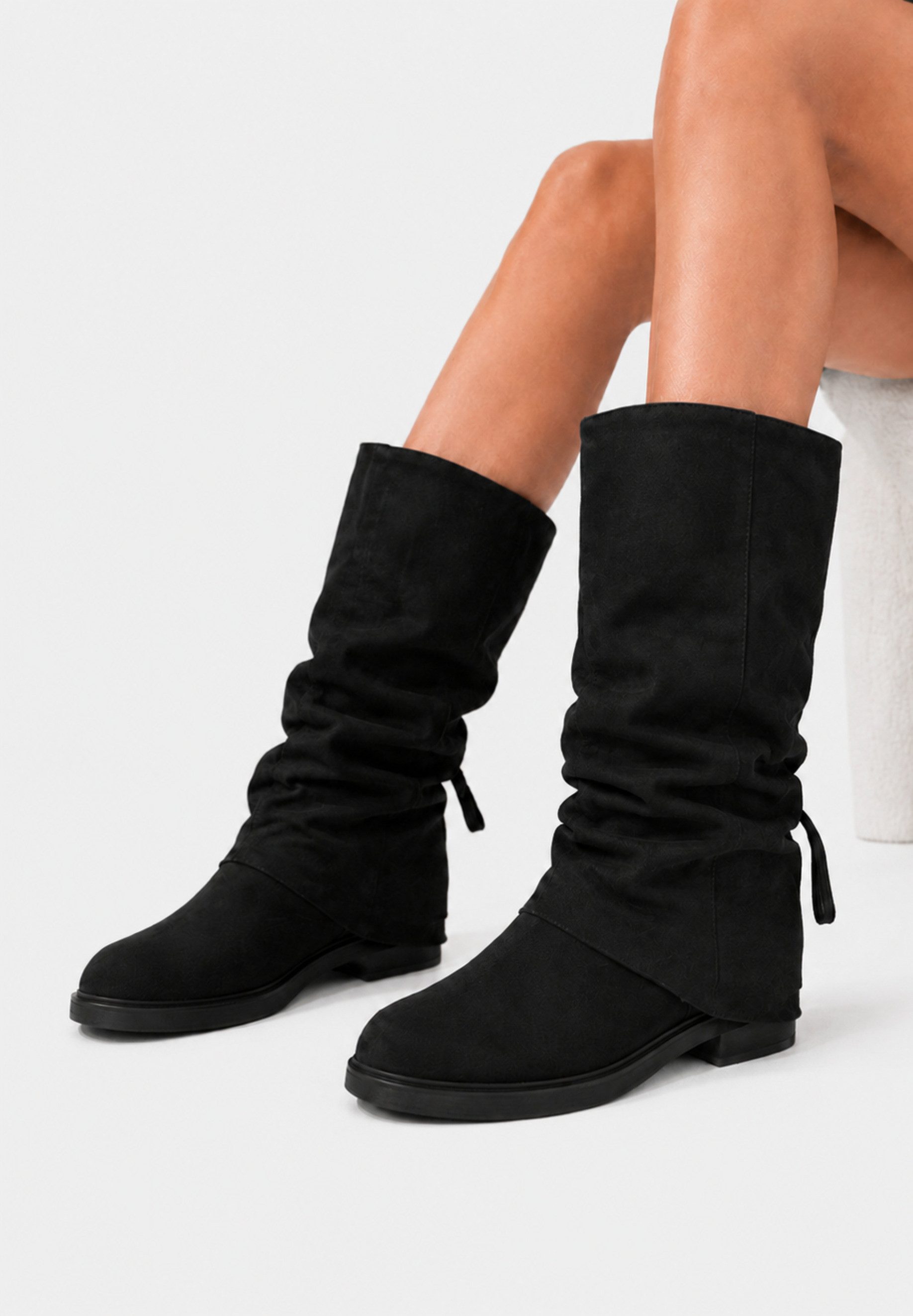 Day Vine Damen Slouch Boots in Wildlederoptik mit niedrigem Blockabsatz Stiefel – Bild 4 von 4
