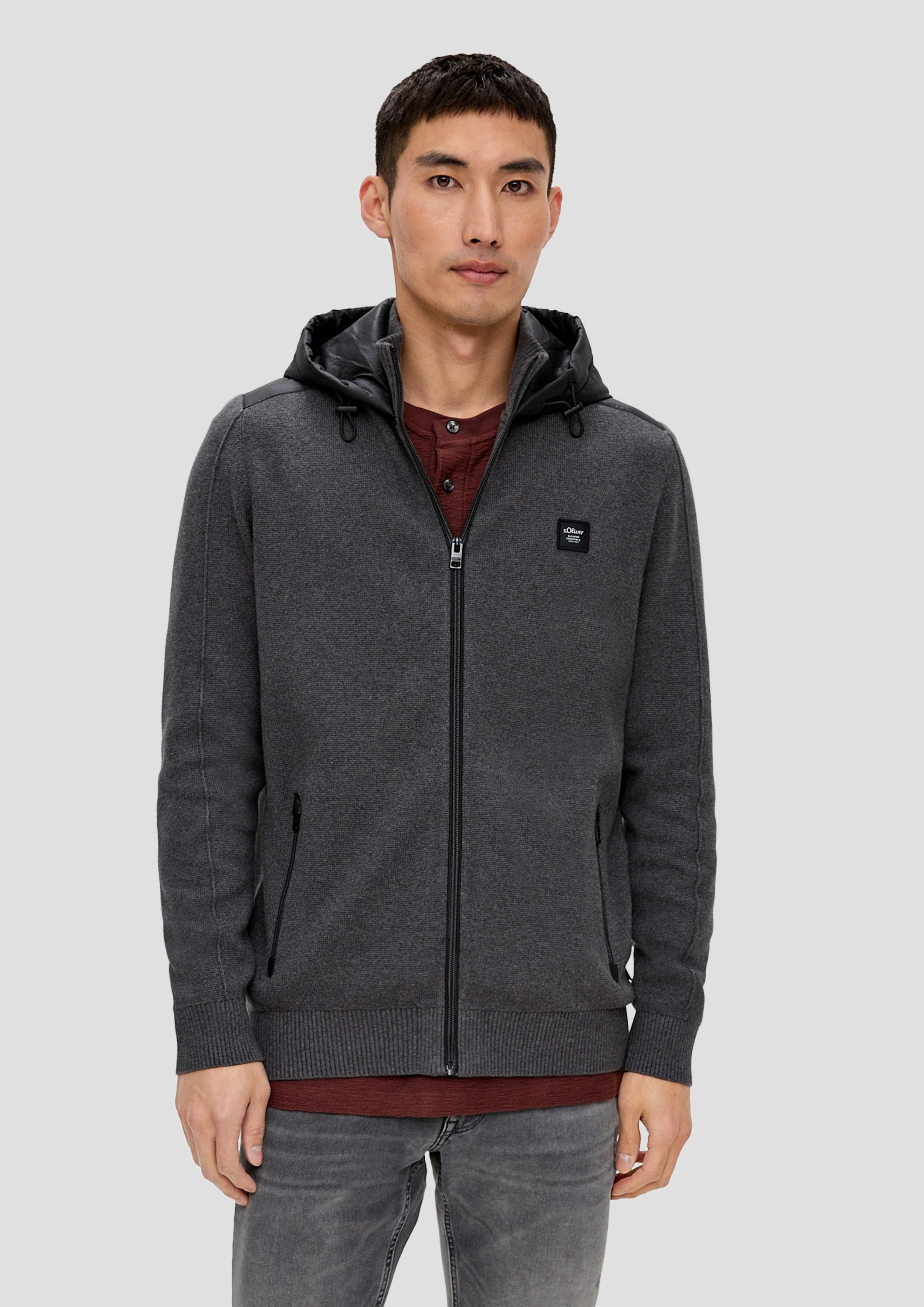 s.Oliver Cardigan Strickjacke Schmal geschnittene Strickjacke mit Kapuze