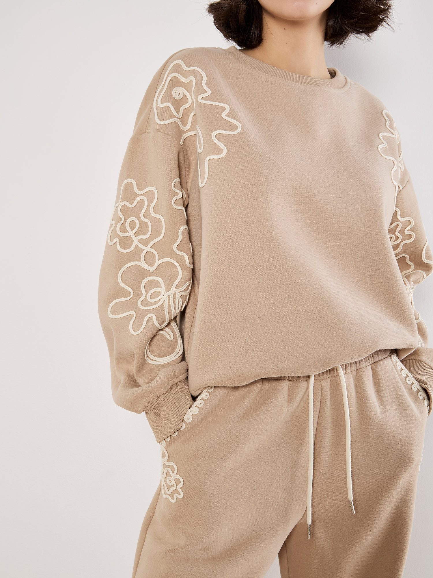 Apricot Sweatshirt Sweatshirt mit Blumenstickerei