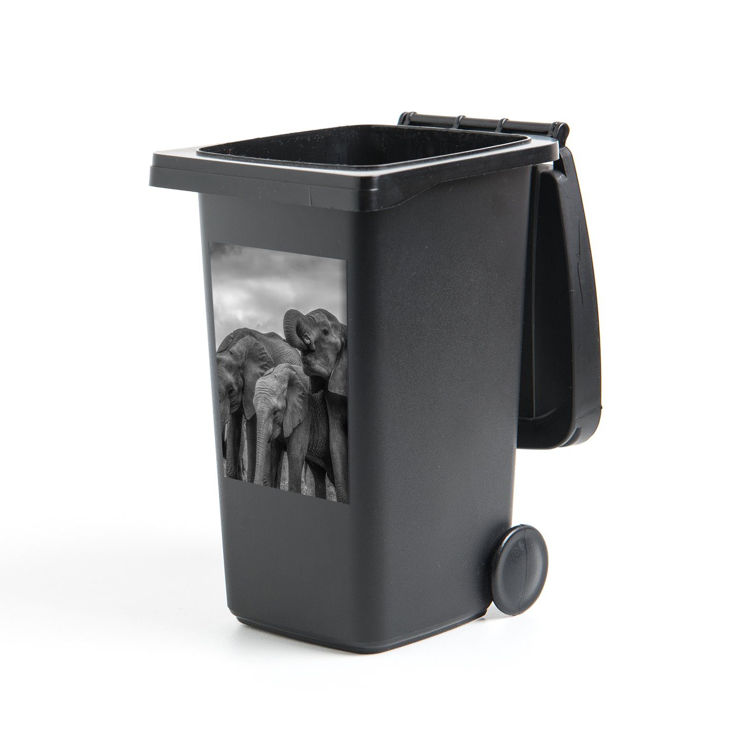 MuchoWow Wandsticker Elefant - Tiere - Wasser - Schwarz und weiß (1 St), Mülleimer-aufkleber, Mülltonne, Sticker, Container, Abfalbehälter