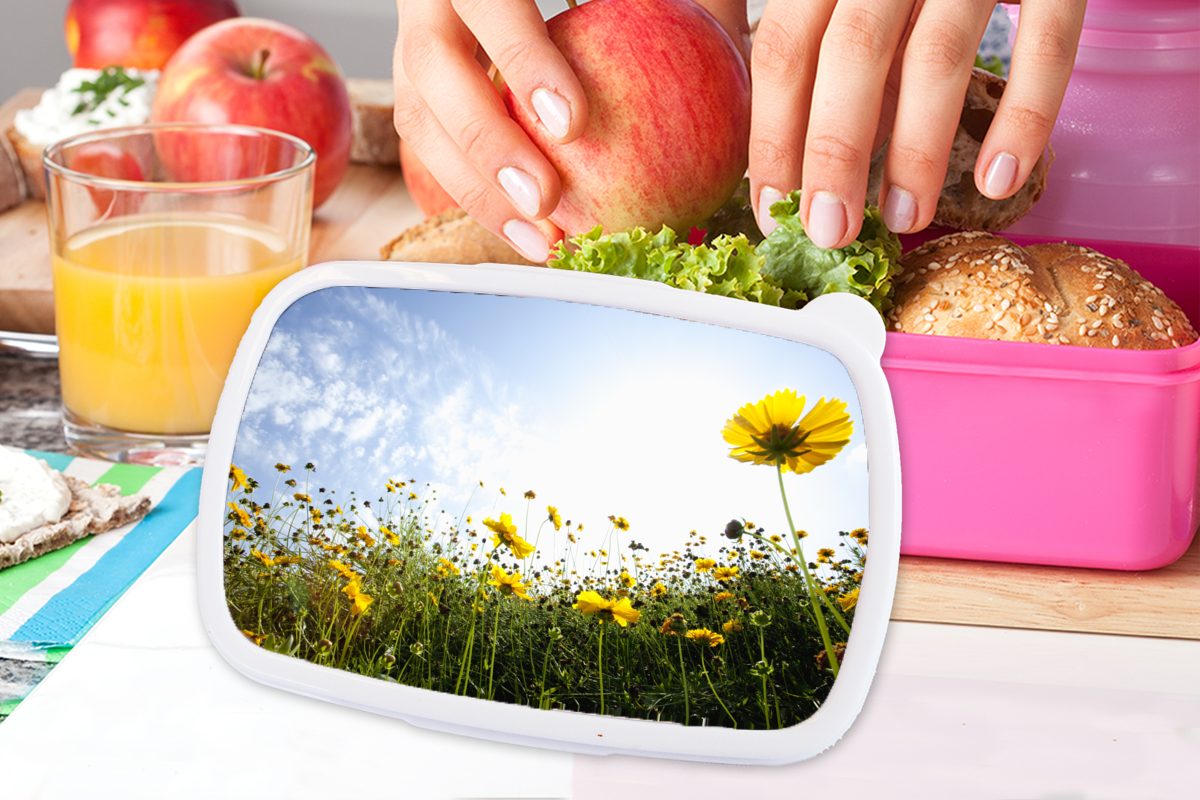 MuchoWow Lunchbox Gelbes Blumenfeld, für Brotdose (2-tlg), Erwachsene, Snackbox, Kinder, rosa Mädchen, Brotbox Kunststoff, Kunststoff