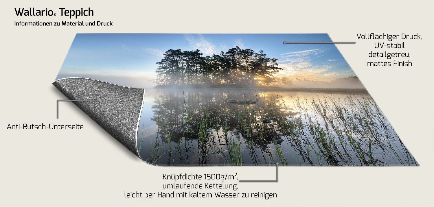 Wallario Teppich Stiller See mit Insel im Morgennebel, rechteckig, rutschfest