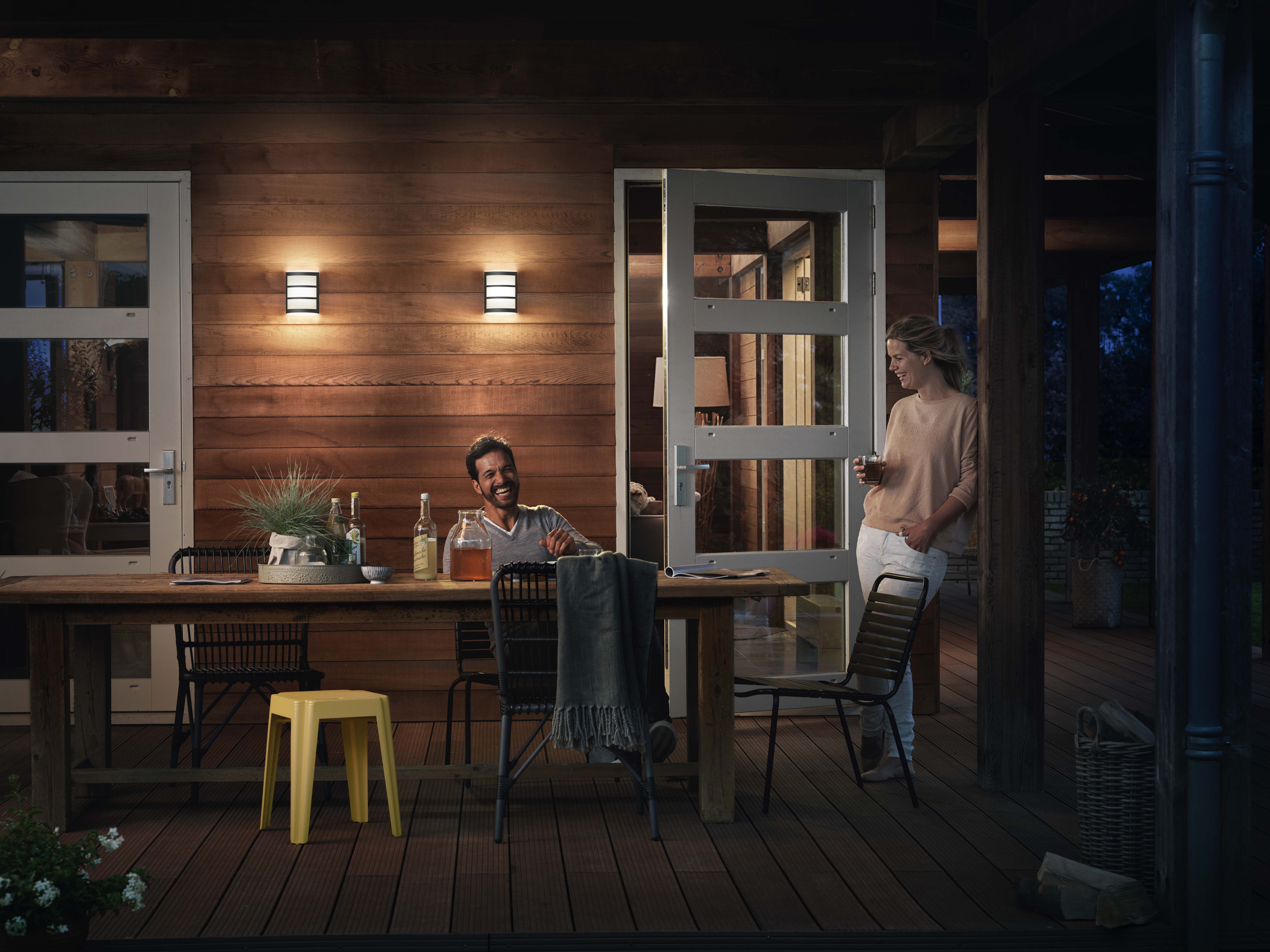 Philips LED Außen-Wandleuchte Outdoor Ultra-Efficient Python 3.8W, 2700 Kelvin, Edelstahl, LED fest integriert, Warmweiß