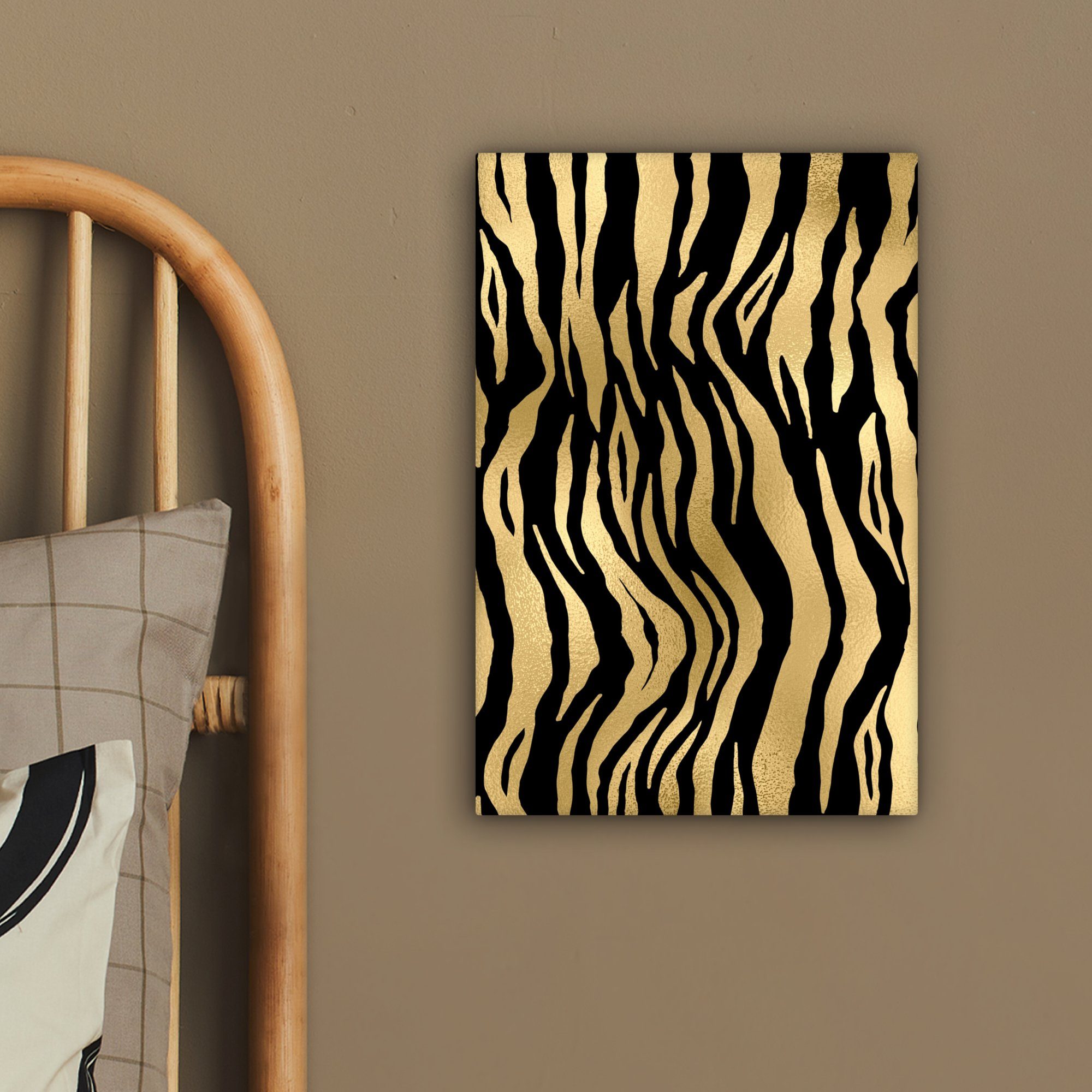 Leinwandbild fertig OneMillionCanvasses® Zackenaufhänger, cm Leinwandbild Muster bespannt - St), (1 - inkl. Gemälde, Gold, 20x30 Zebra