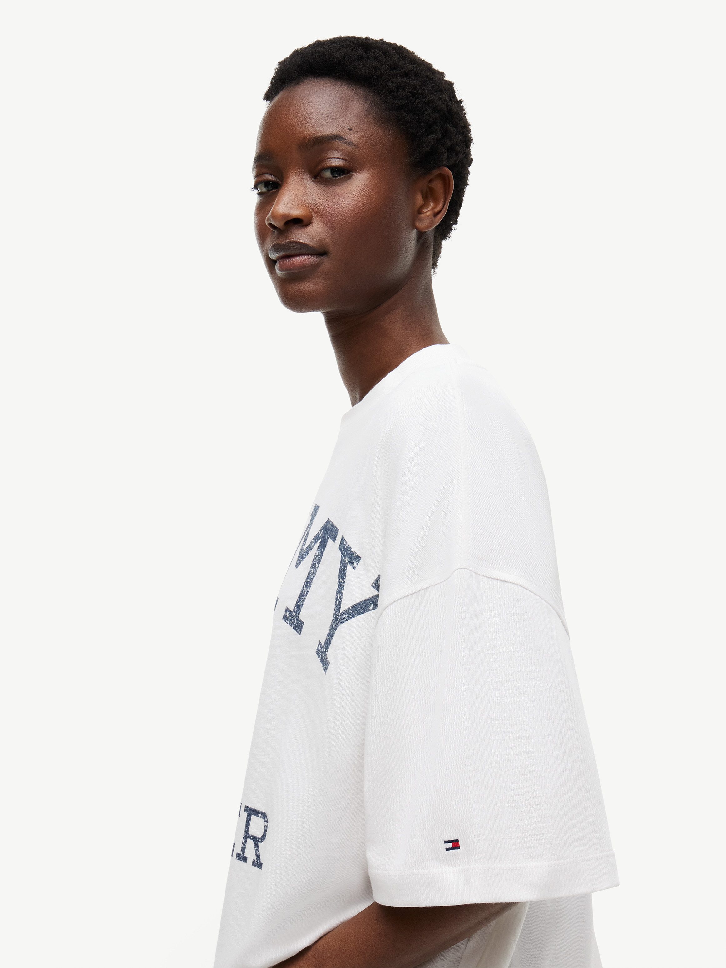 Tommy Hilfiger Kurzarmshirt VARSITY CREST RLX SS T-SHIRT Baumwolle, relaxed fit, Logoprint