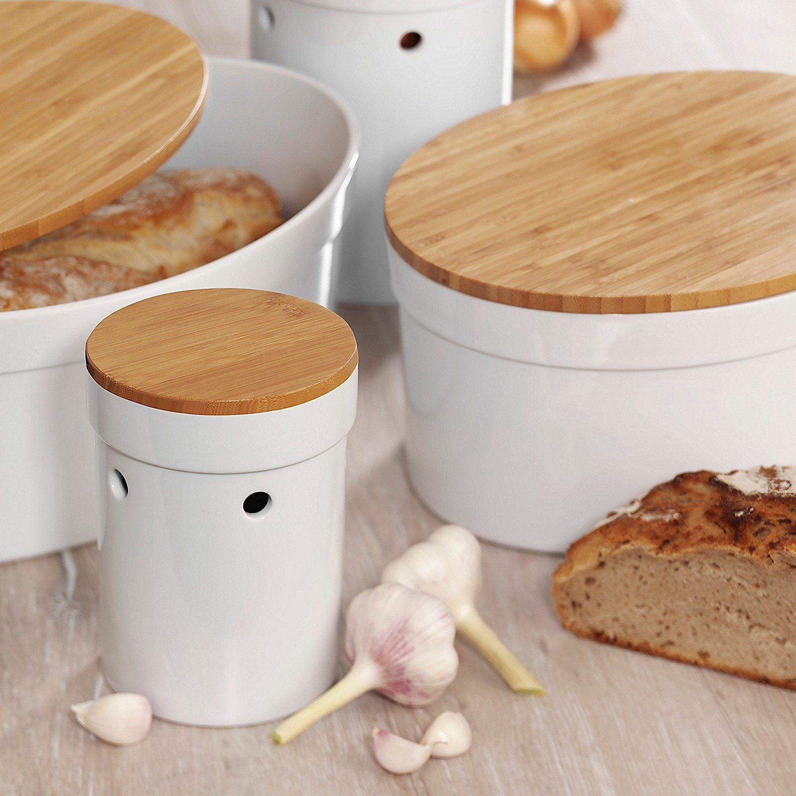 kela Brotkasten Salena, Keramik, seitliche Luftlöcher, stabiler abnehmbarer Deckel