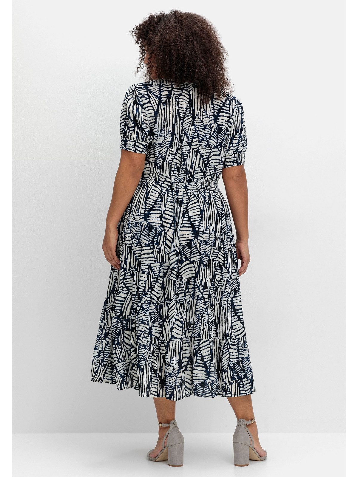 sheego by Joe Browns Sommerkleid Große Größen mit Grafikprint und Volantsaum