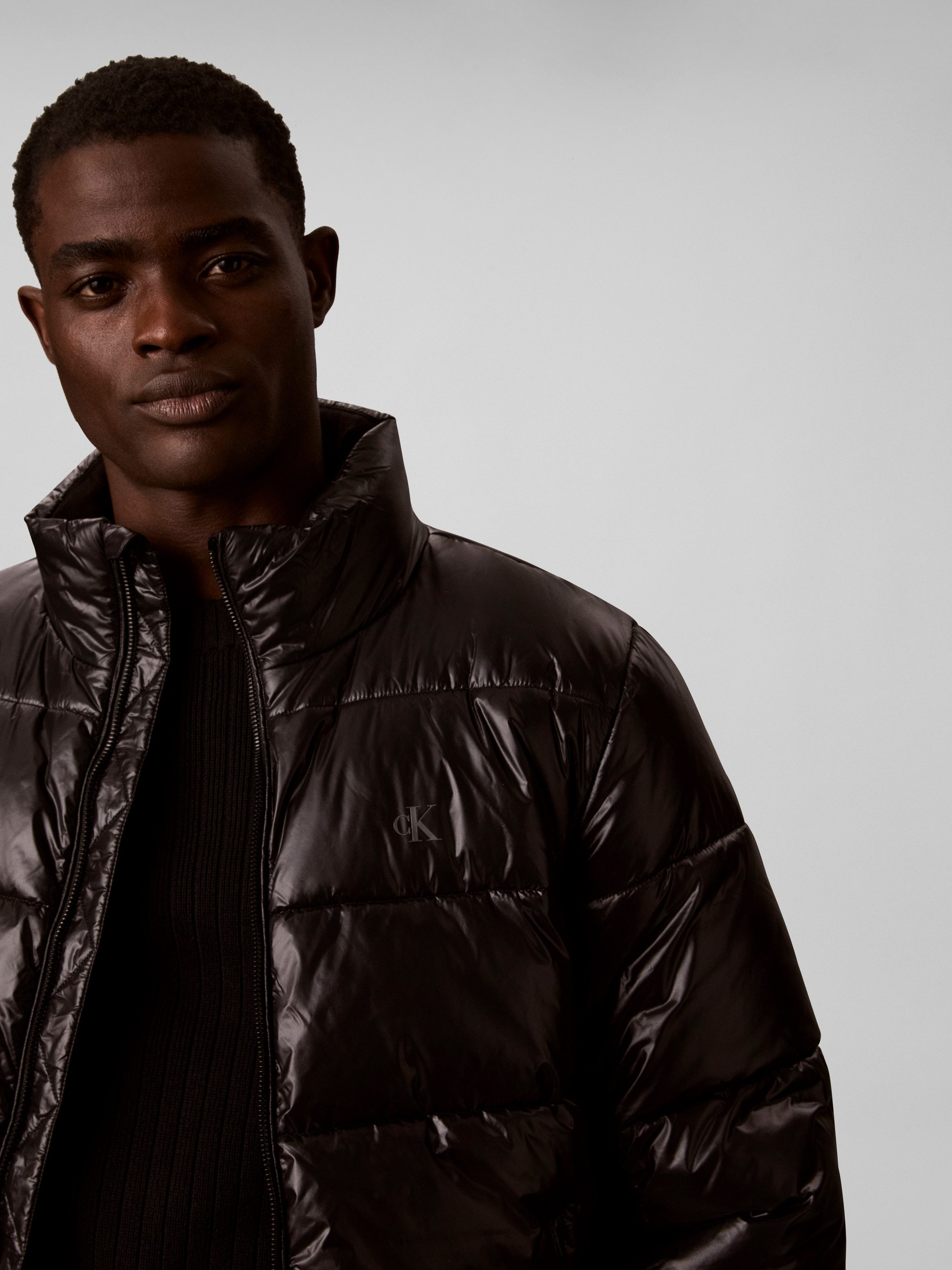 Calvin Klein Jeans Steppjacke HIGH SHINE NYLON PUFFER Regular fit mit Stehkragen – Bild 3 von 5