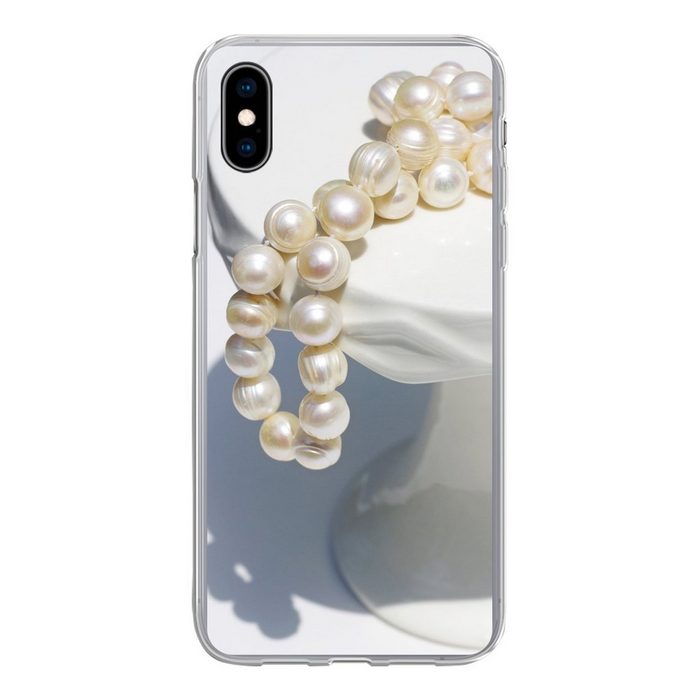 MuchoWow Handyhülle Perlenkette auf weißem Sockel Handyhülle Apple iPhone Xs Max Smartphone-Bumper Print Handy
