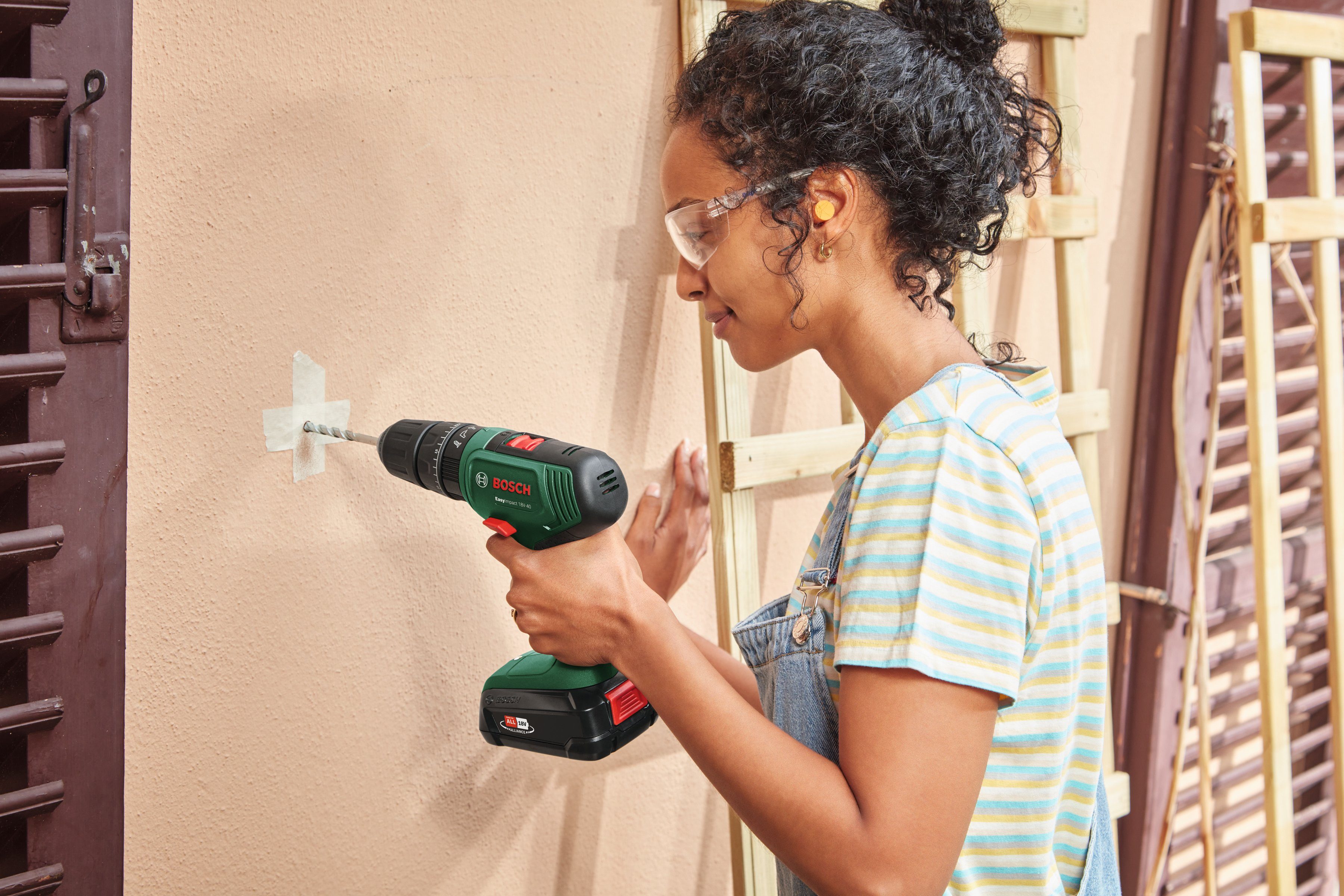 Bosch Home & Garden Akku-Schlagbohrschrauber EasyImpact 18V-40, Inkl. Koffer, mit Akku 18V/2Ah und Ladegerät – Bild 5 von 5