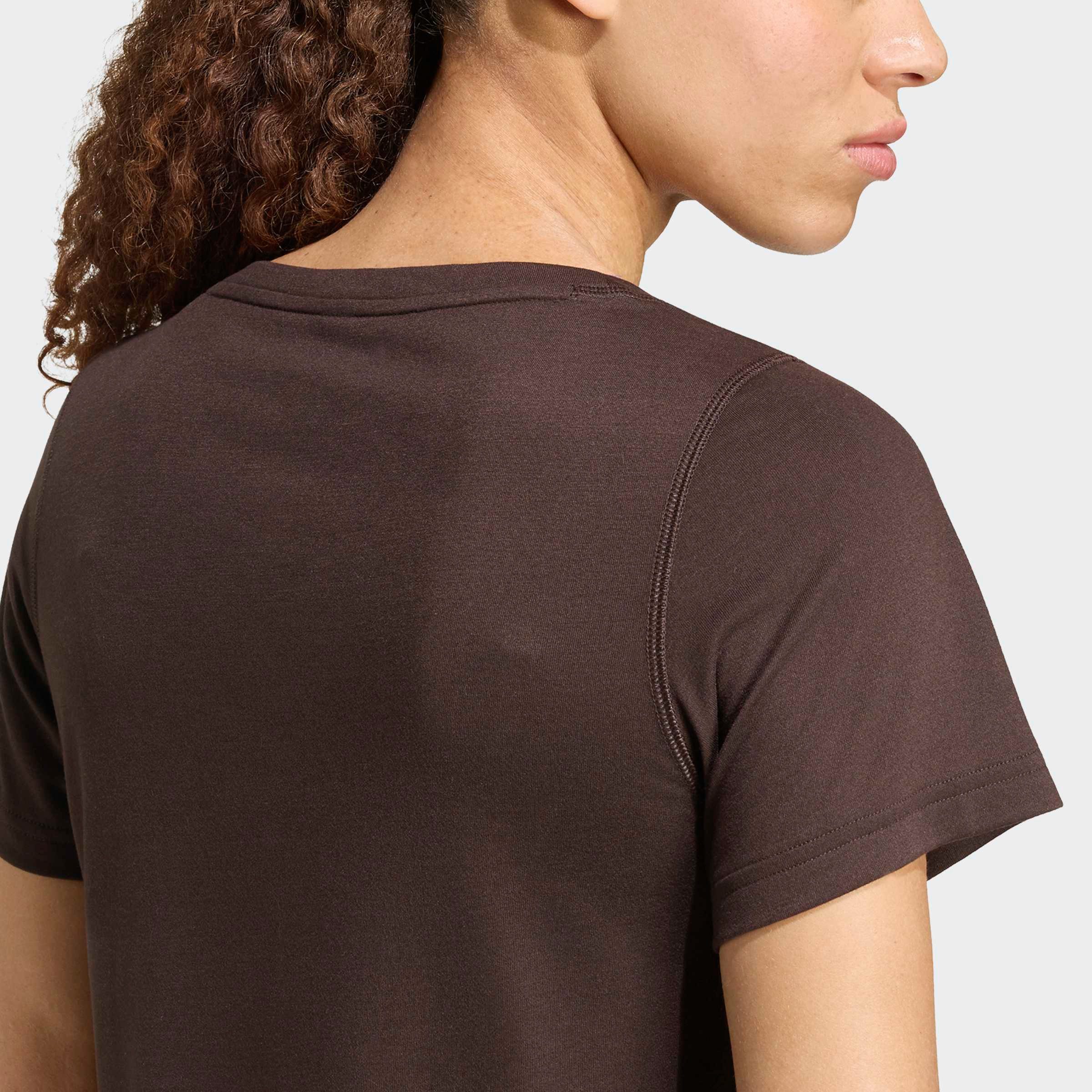 adidas Performance T-Shirt WORKOUT ESSENTIALS MIT TIEFEM AUSSCHNITT für sportliche Looks im Alltag und beim Training, ohne Verschluss