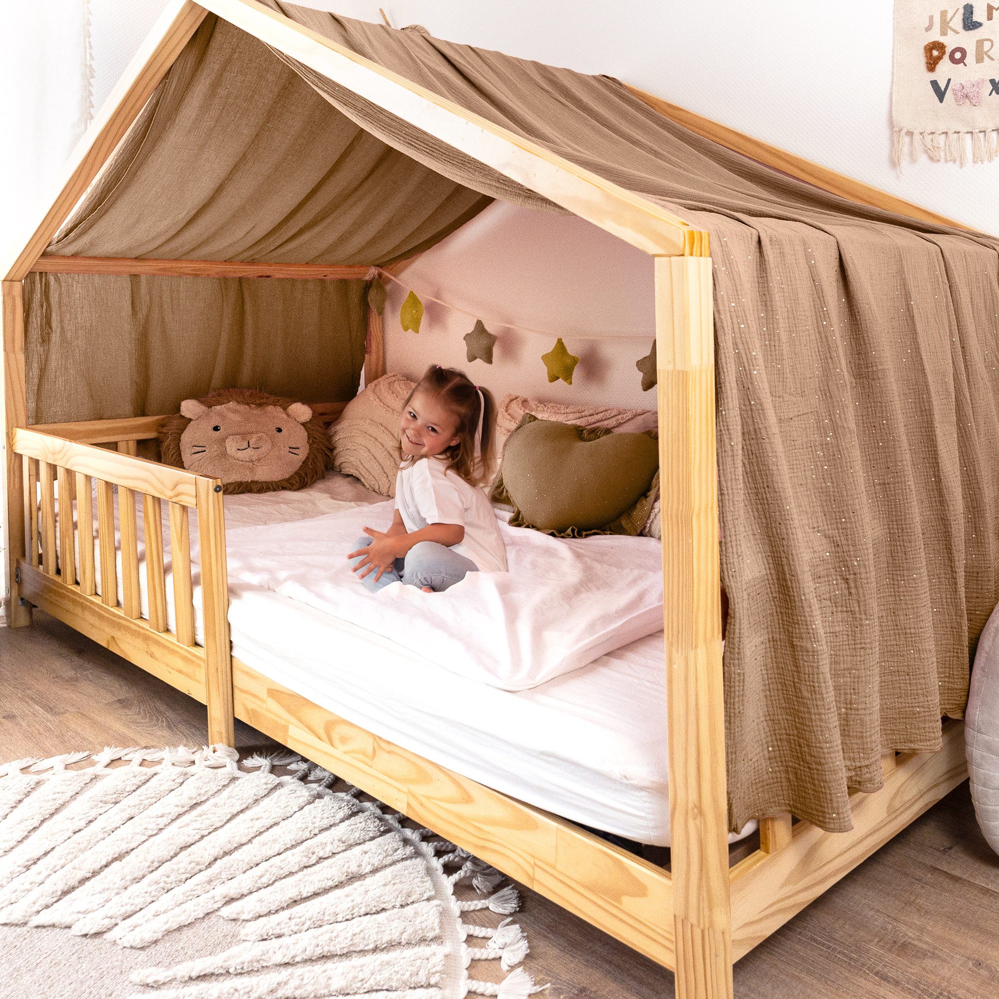 lilimaus Betthimmel Himmel für Hausbett Gold aus Musselin - 320, 360 oder 420 cm (1-tlg), feine Goldsterne überm Hausbett - zauberhafter Rückzugsort