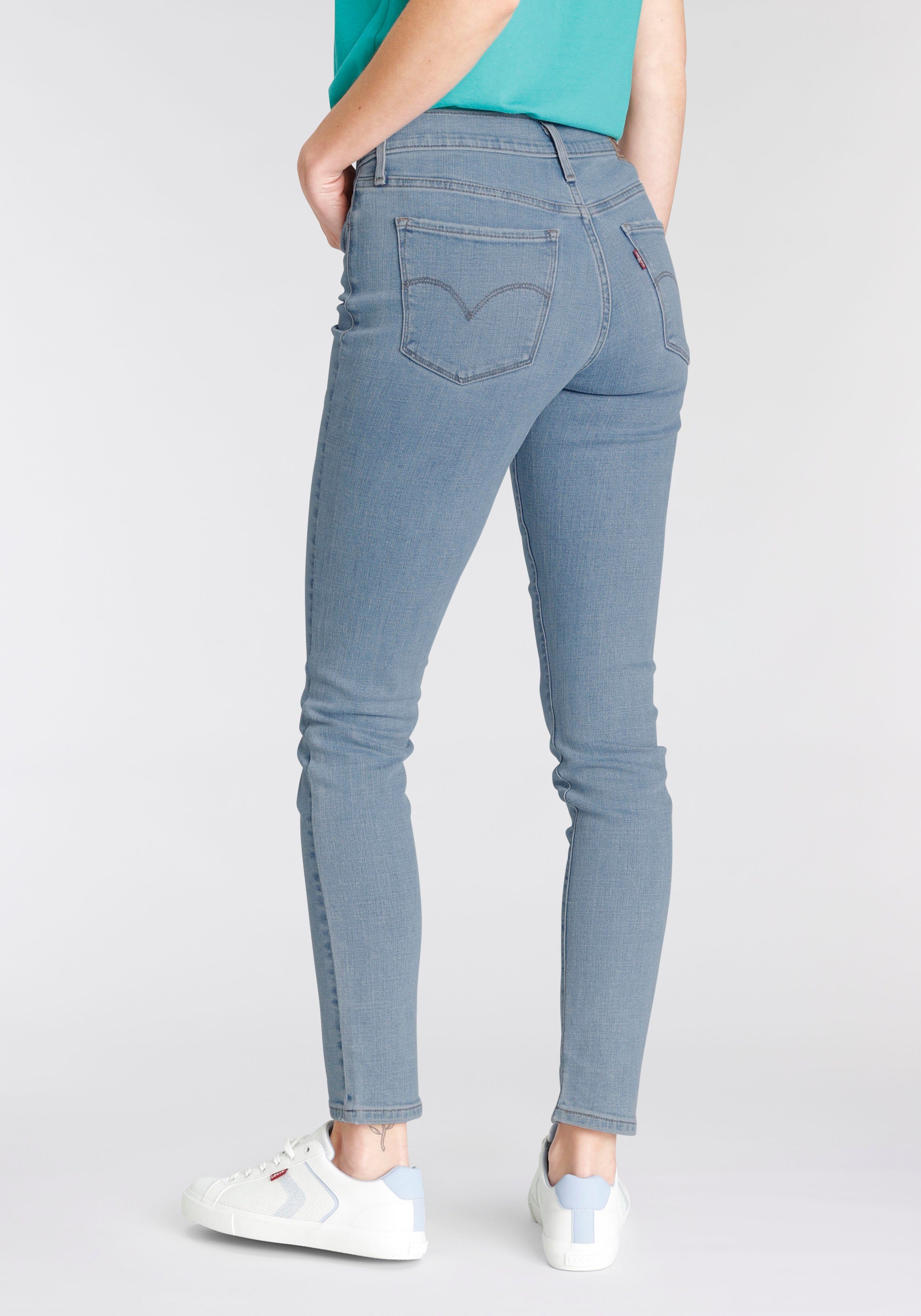 im 5-Pocket-Stil Skinny 311 Shaping Slim-fit-Jeans Levi's® bleached-blau