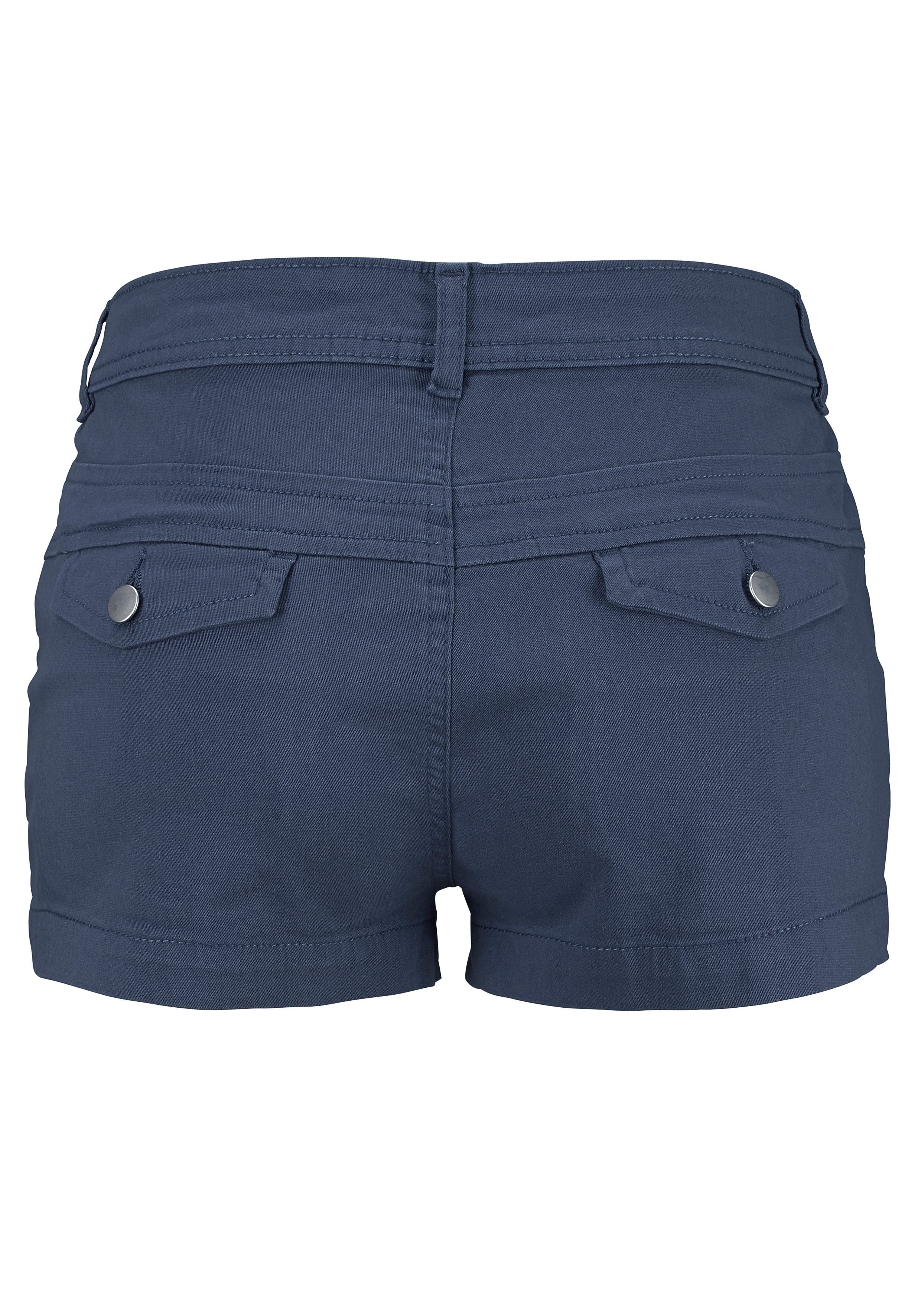 LASCANA Shorts aus elastischer, sommerlicher Baumwollware mit Taschen, kurze Hose, Freizeitlook, Sommerhose