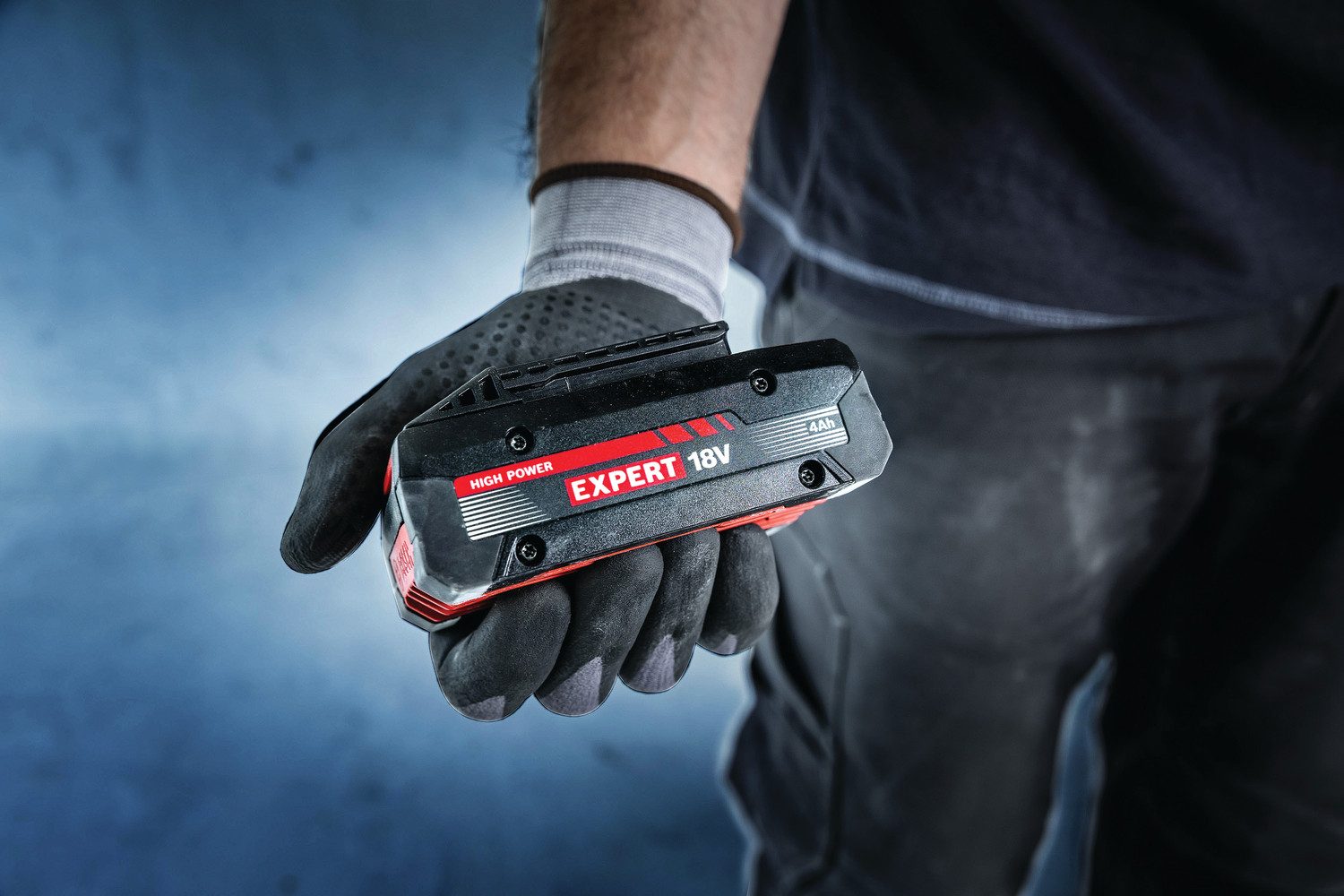 Bosch Professional EXBA 18V-40 Akku Starter-Set, 2 Akkus 4Ah, inkl. Ladegerät